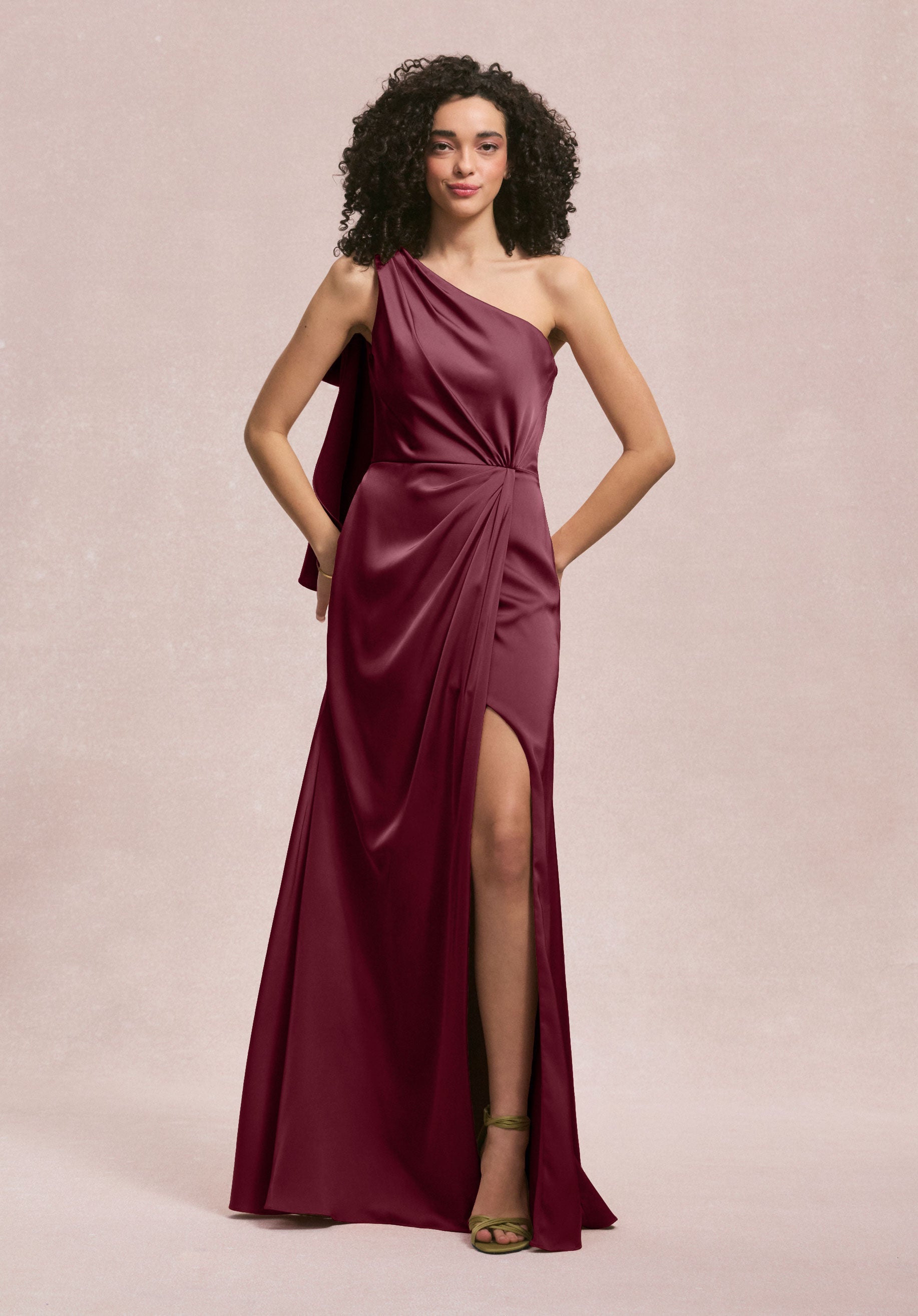 morilee-brautjungfernkleid-one-shoulder-drapierter-faux-wrap-aus-luxus-satin image 7