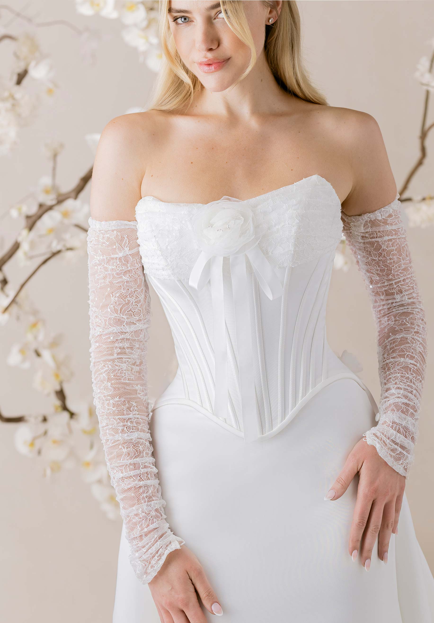 morilee-fouett-brautkleid-fit-and-flare-aus-satin-mit-berrock image 2