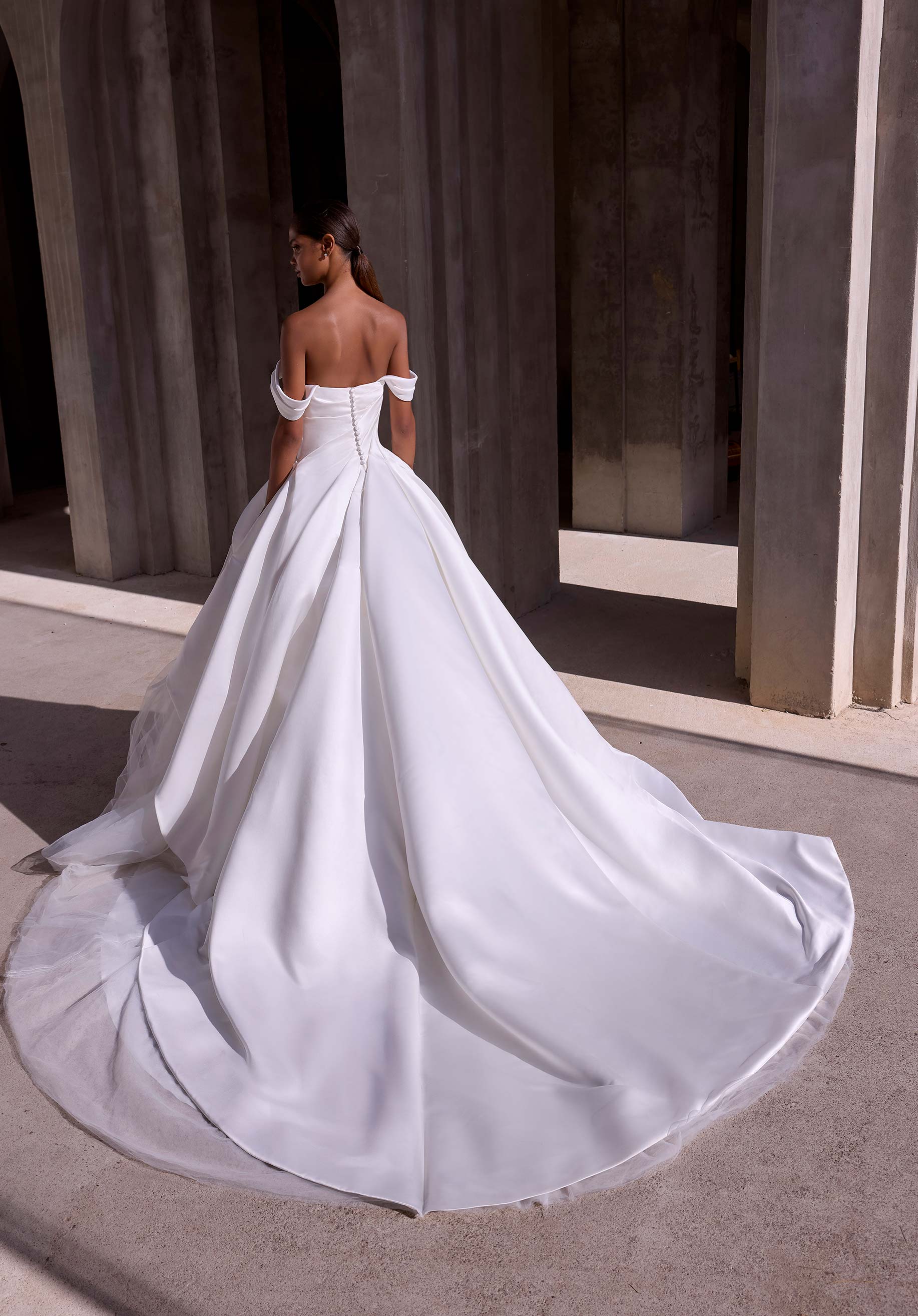 morilee-nuwa-satin-ballkleid-brautkleid-schulterfrei image 6