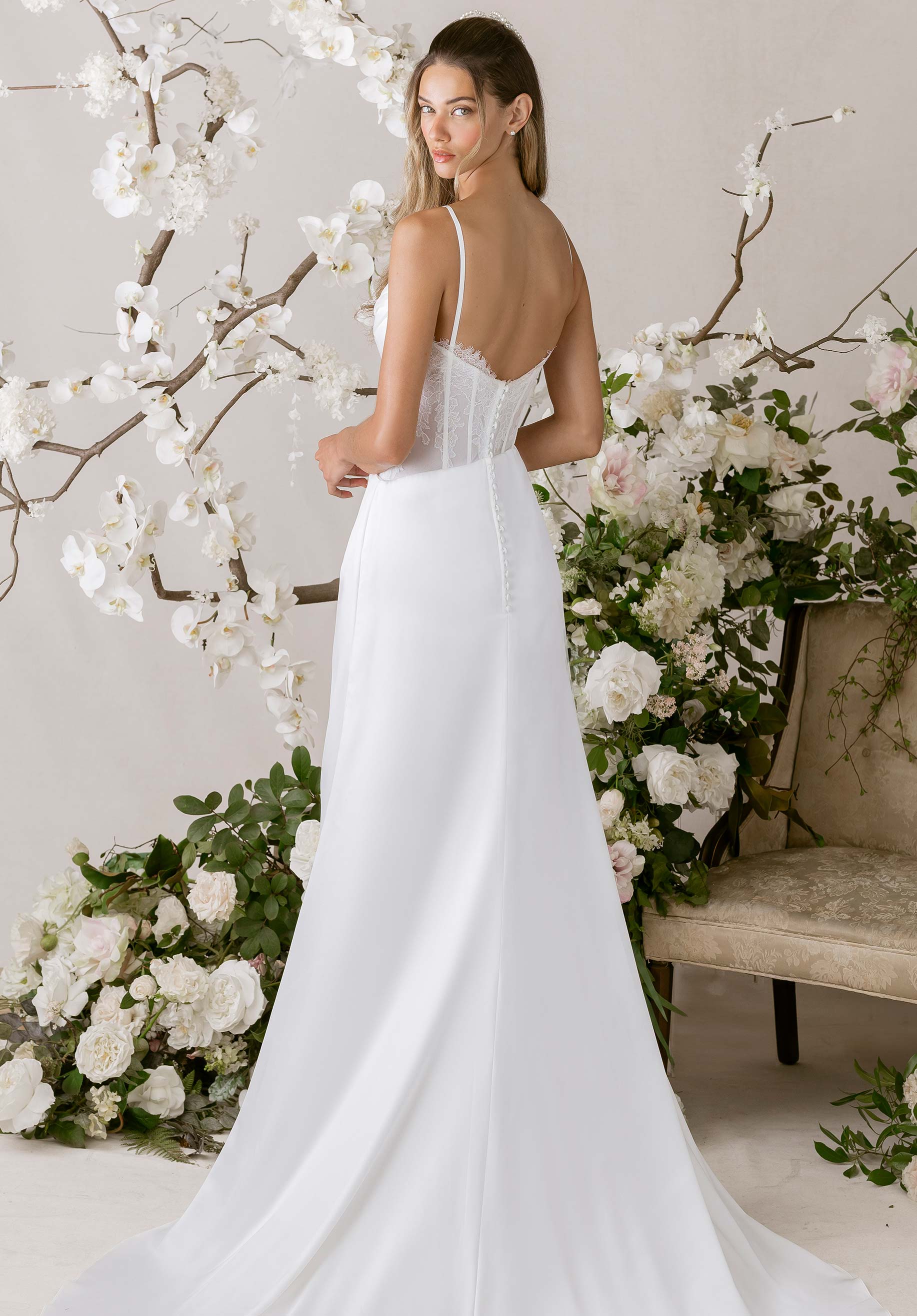 morilee-irina-sheath-brautkleid-aus-satin-mit-spitze image 4