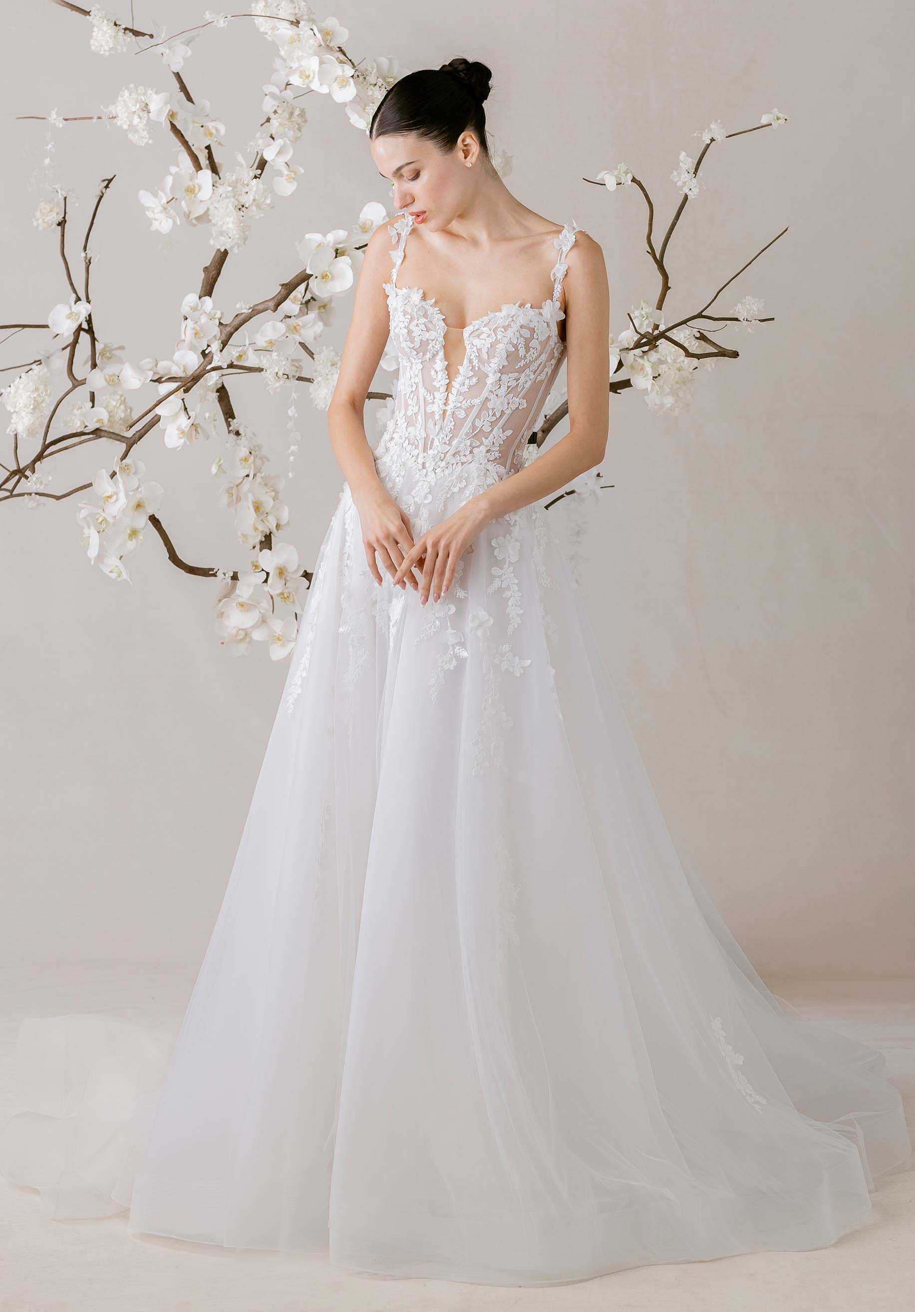 morilee-yvette-t-ll-ballkleid-brautkleid-mit-3d-blumen-und-korsett image 3