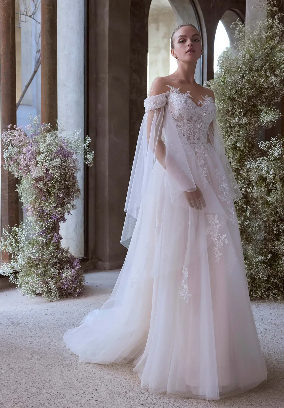 morilee-kyra-brautkleid-a-linie-t-ll-mit-3d-bl-ten-und-abnehmbaren-rmeln image 1