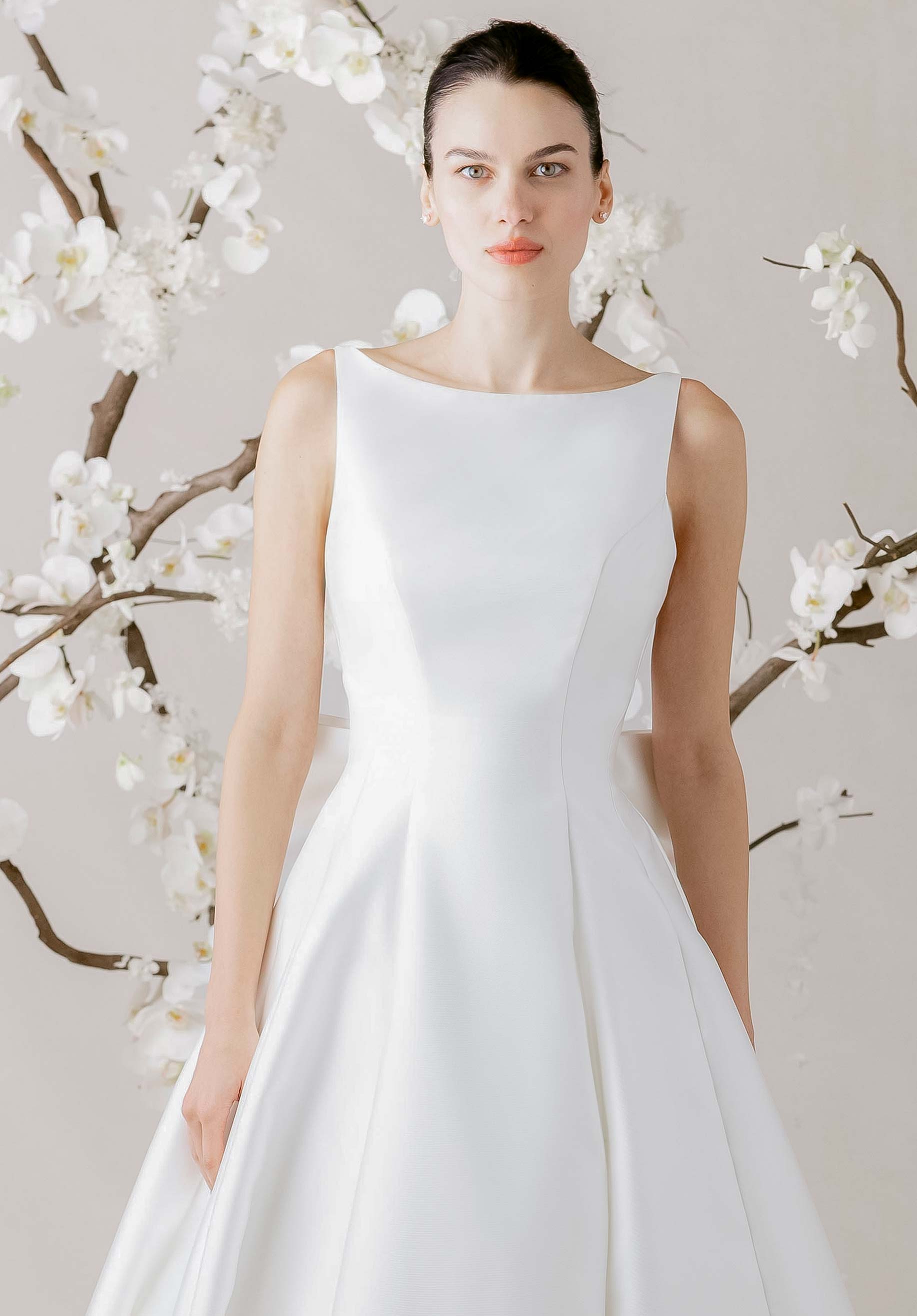 morilee-sylvia-mikado-ballkleid-brautkleid-mit-bateau-ausschnitt-und-schleife image 2
