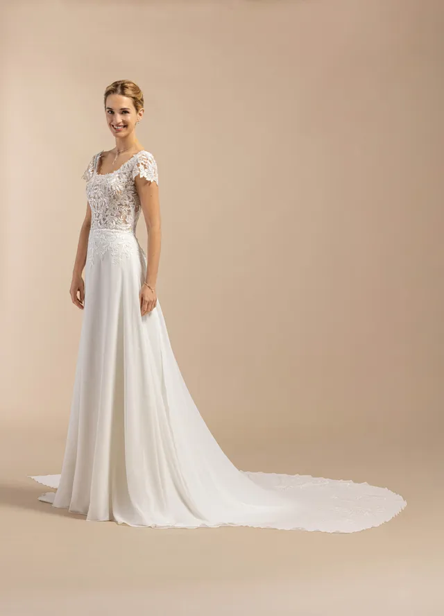 eglantine-bruges-brautkleid-in-ivoire-gr-34-64 image 1