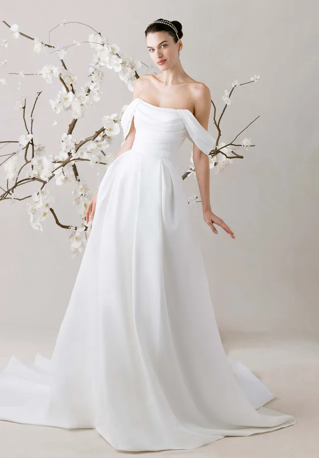 morilee-mirela-satin-brautkleid-a-linie-mit-schlitz-und-abnehm-rmeln image 1