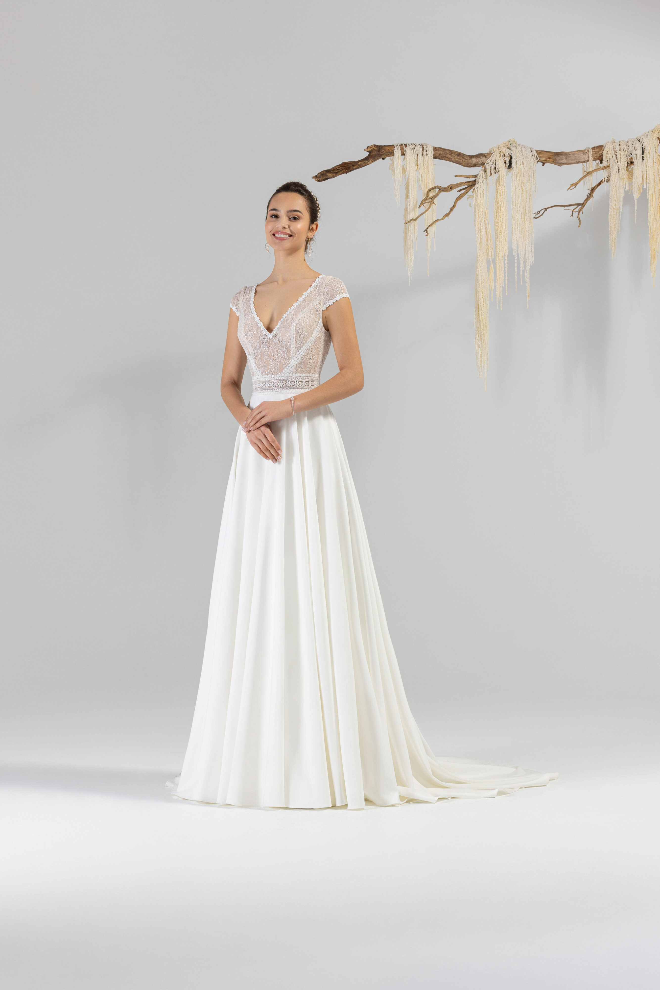 eglantine-lemon-brautkleid-in-ivoire-und-wei-gr-34-74 image 1