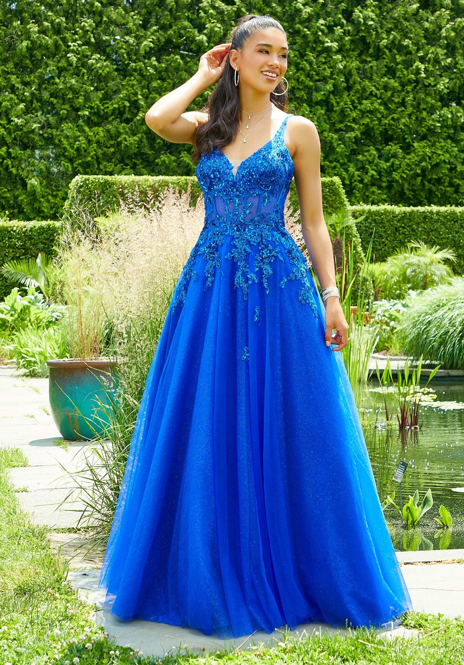 morilee-glitzer-t-ll-ballkleid-mit-v-ausschnitt-und-pailletten-spitze image 8