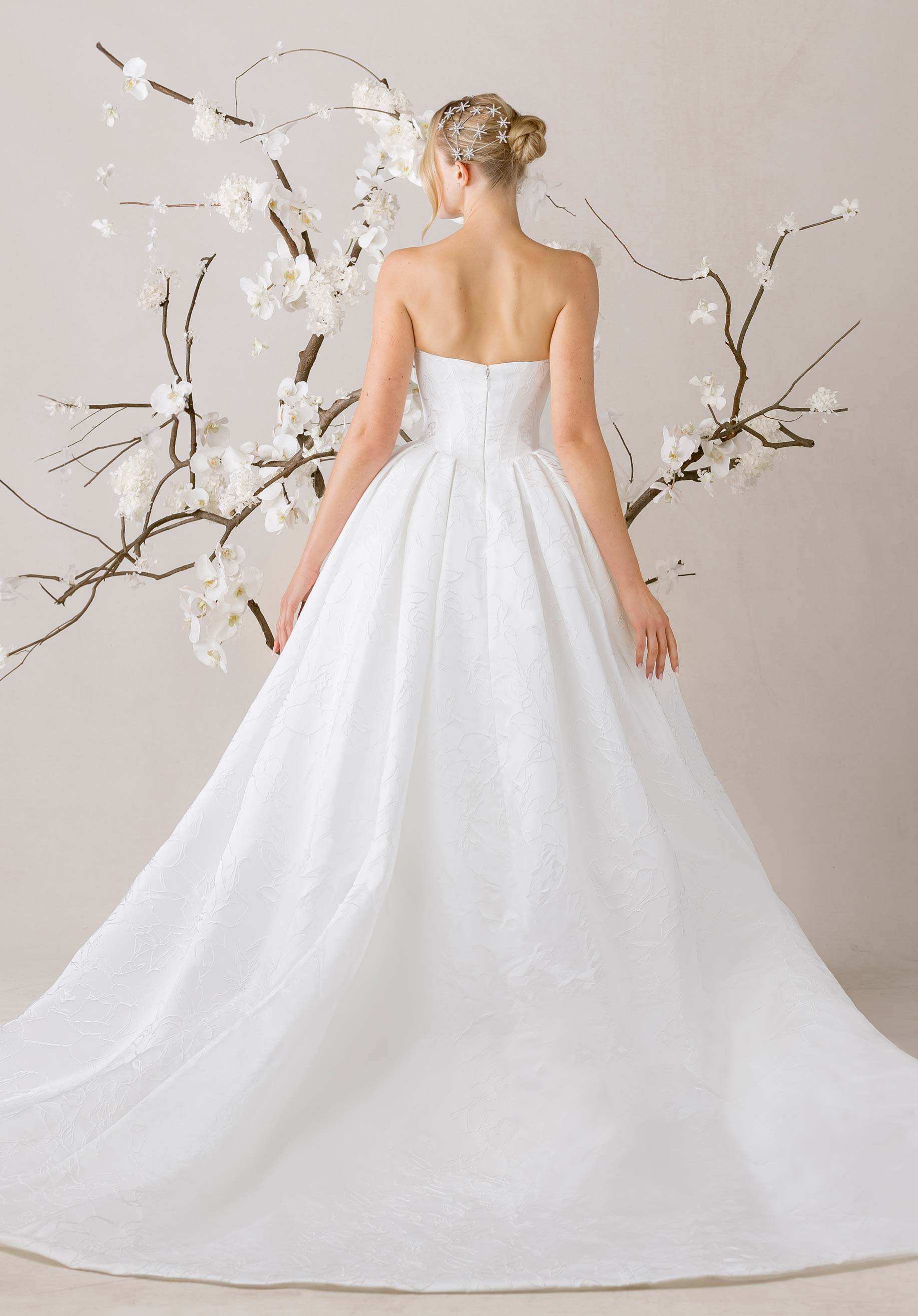 morilee-copp-llia-tr-gerloses-brautkleid-basque-brokat image 4