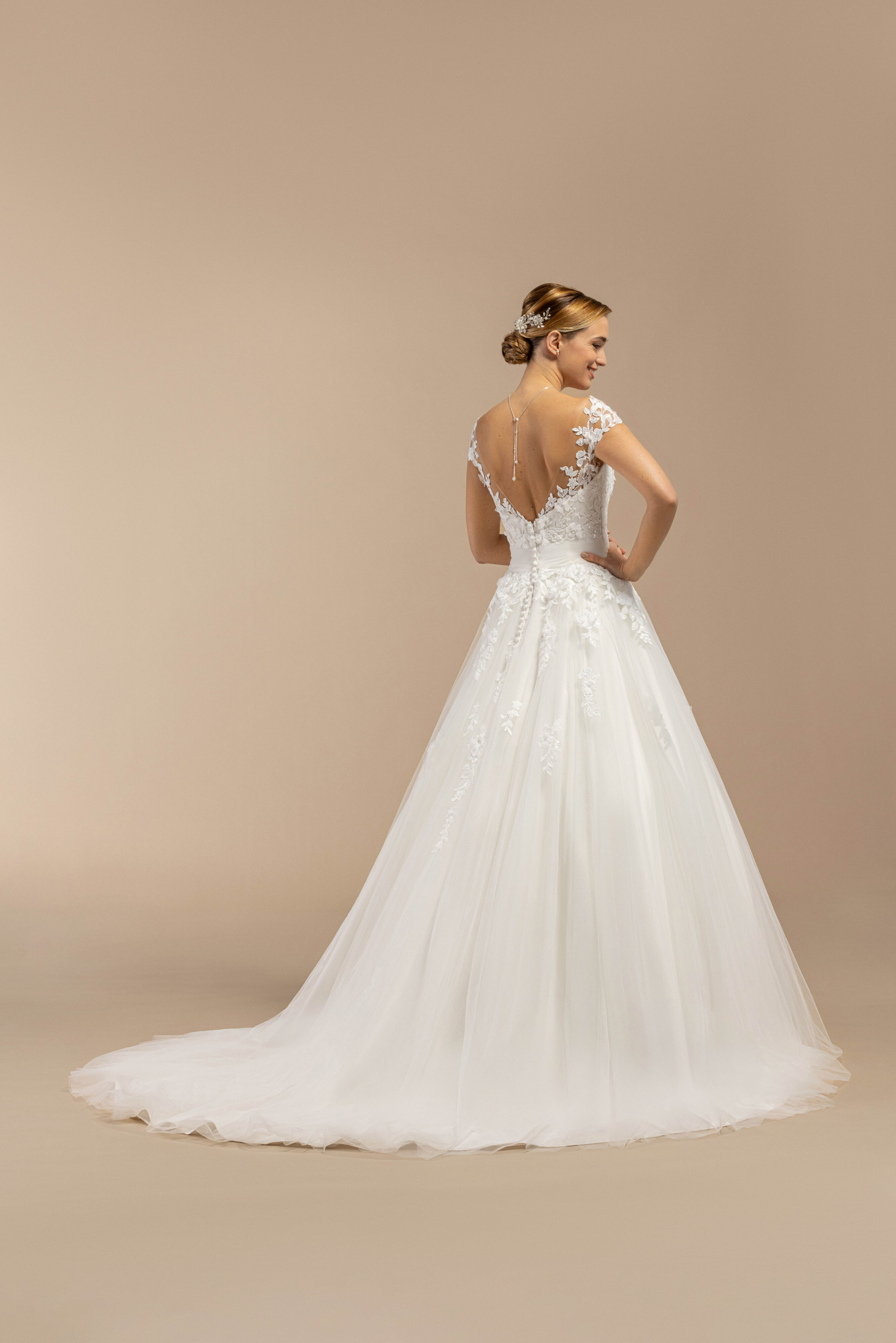 eglantine-barbara-brautkleid-in-ivoire-gr-34-bis-56 image 3