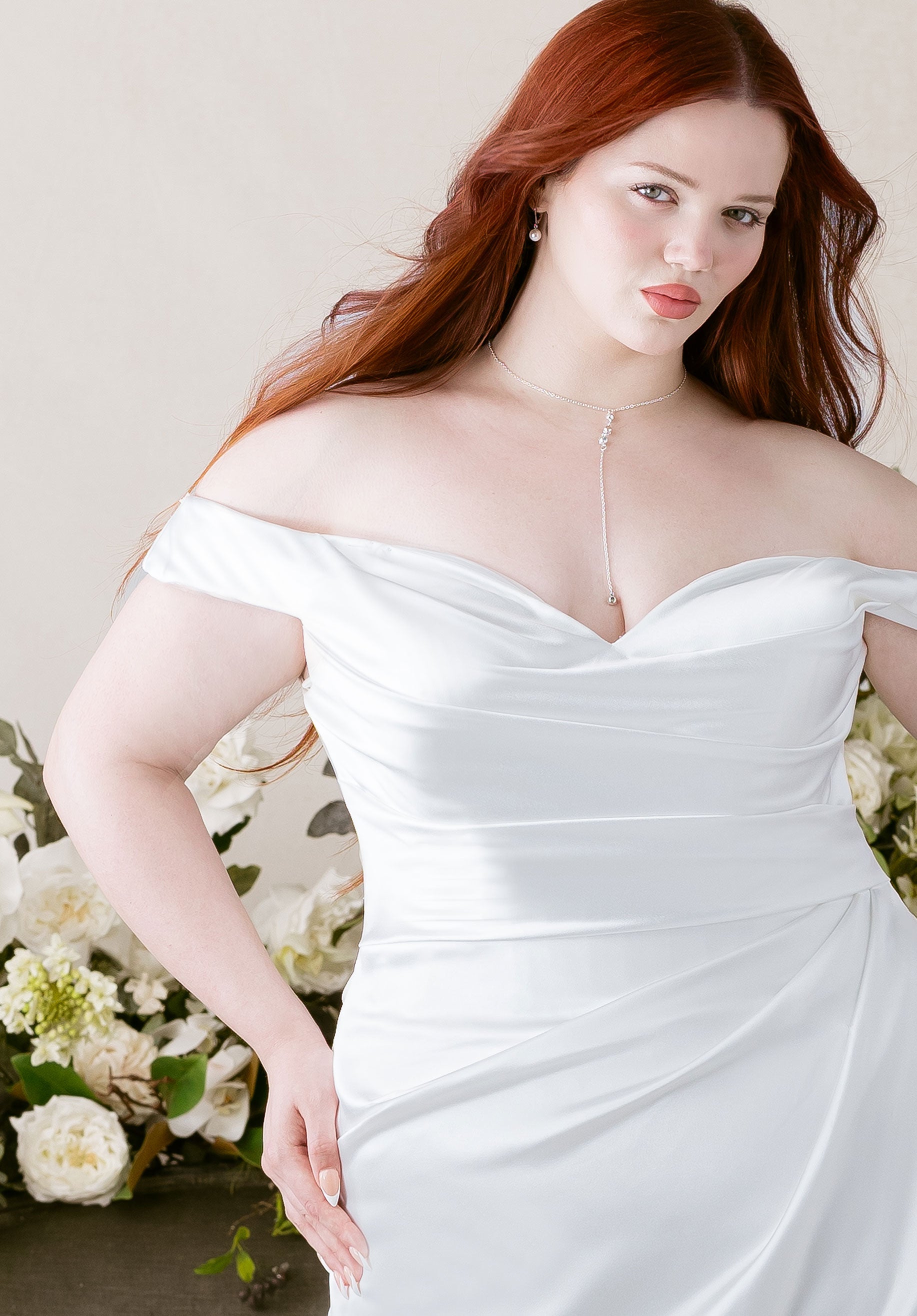 morilee-julietta-canna-brautkleid-off-shoulder-mit-schlitz image 4