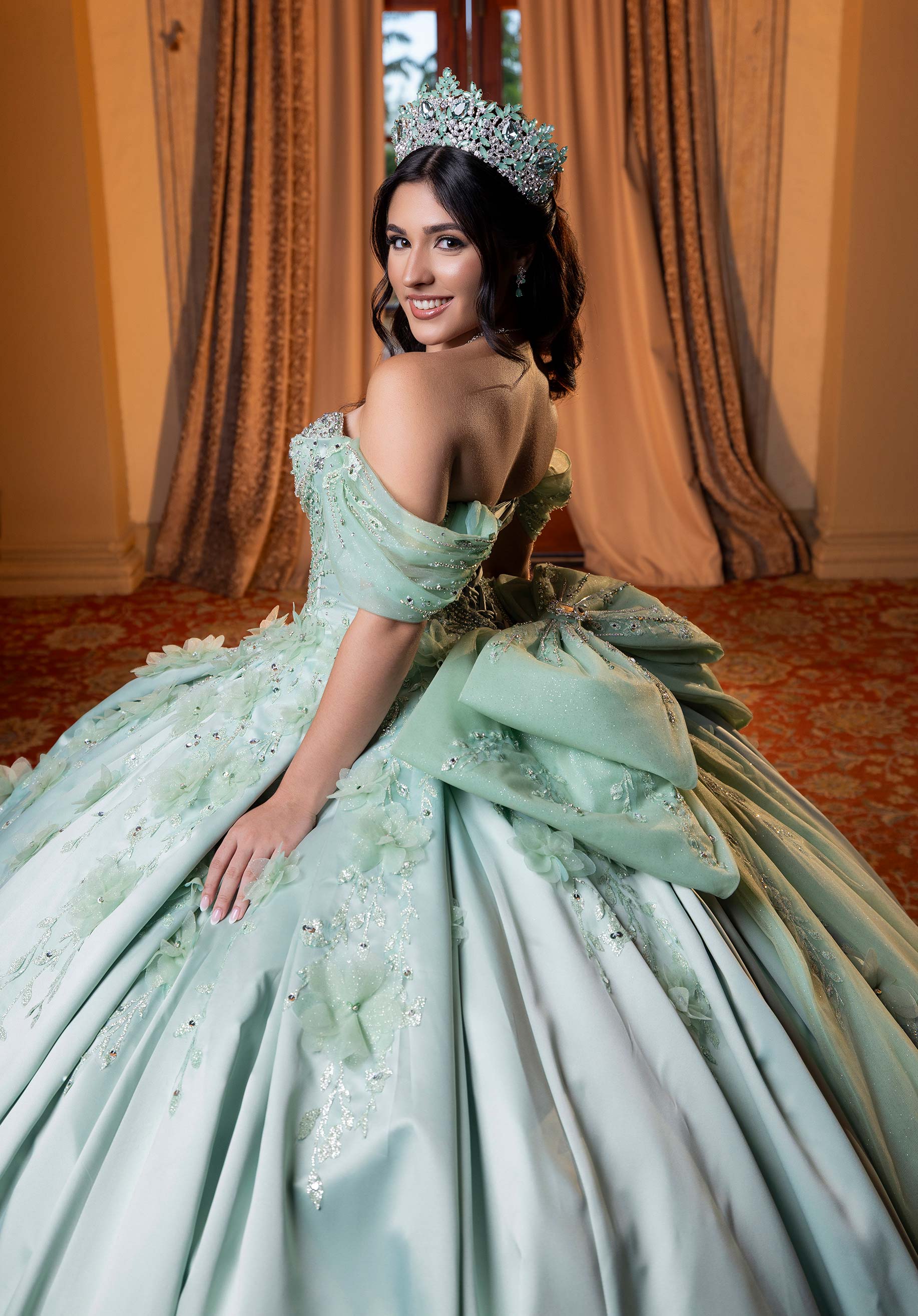 morilee-vizcaya-brissa-quincea-era-kleid-aus-glanz-satin-mit-3d-blumen image 5