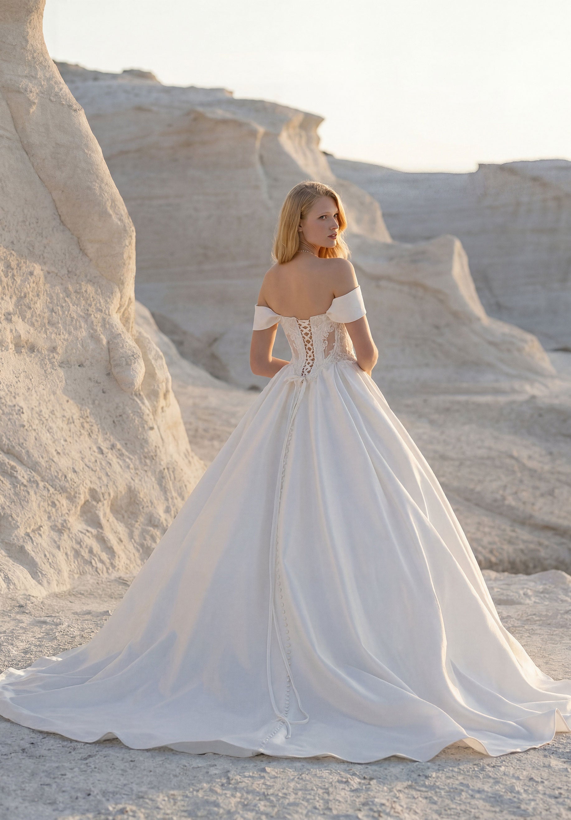 morilee-toviana-brautkleid-satin-korsett image 3