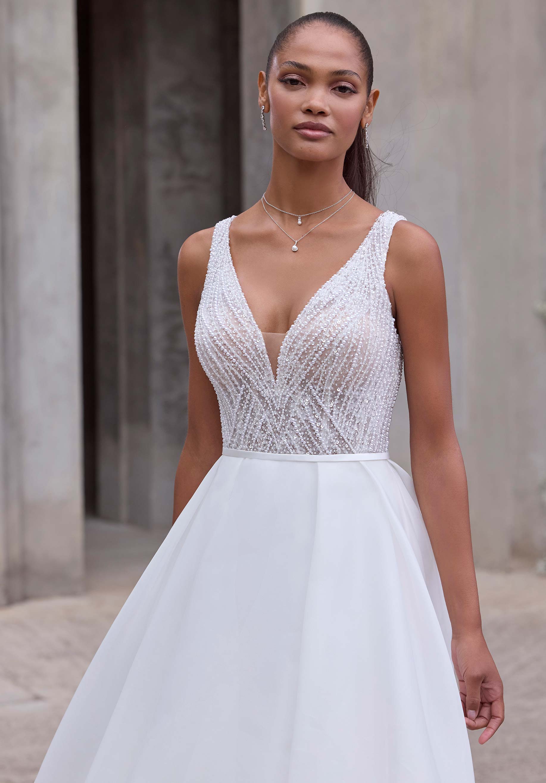 morilee-melaina-brautkleid-a-linie-organza-mit-plungee-v-ausschnitt-und-abnehmba image 2
