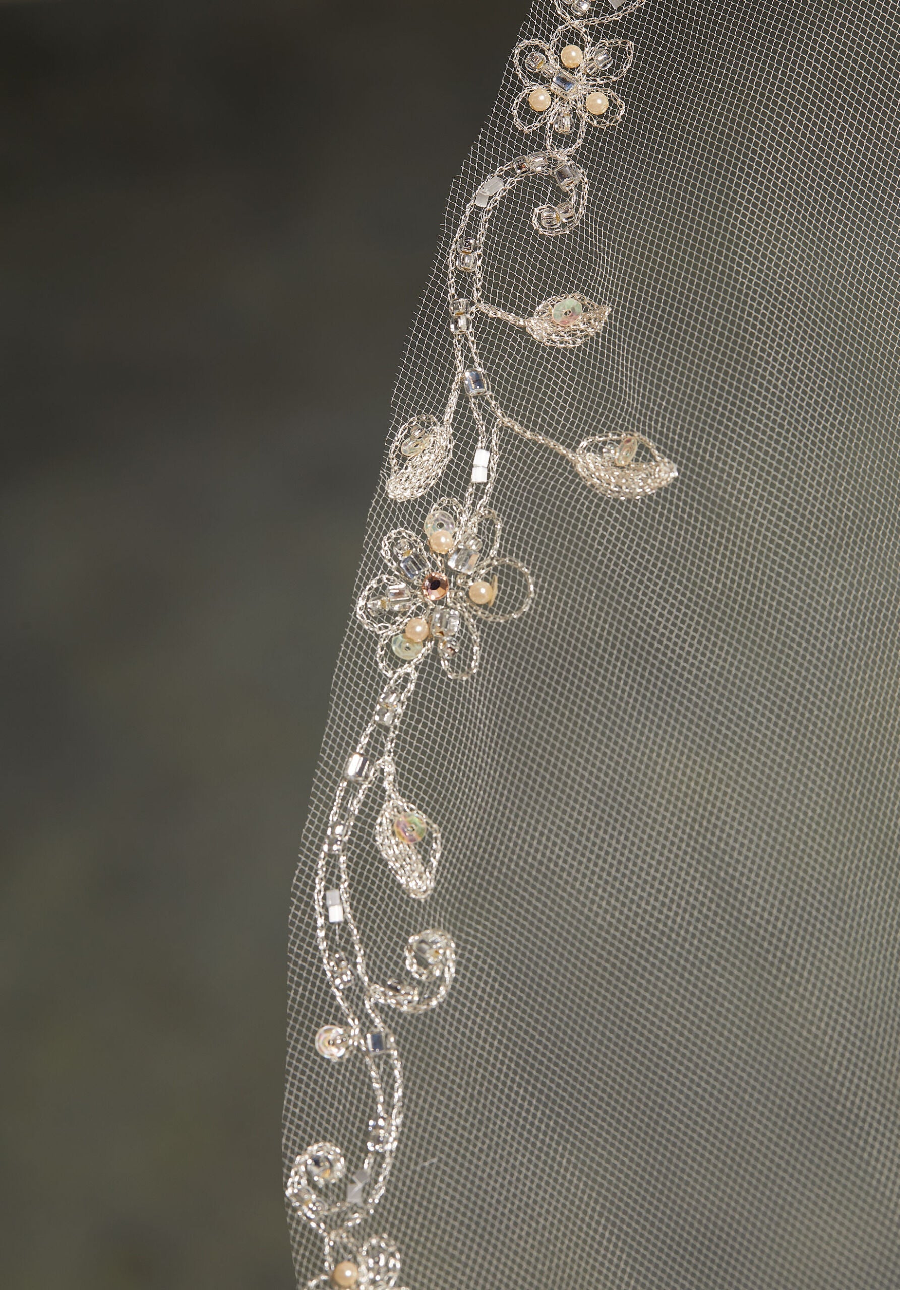 morilee-schleier-mit-stickkante-perlen-und-strass image 2
