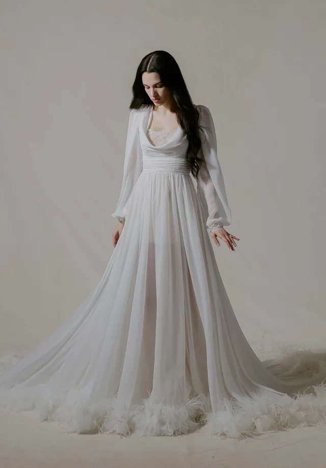 morilee-larkspur-brautkleid-chiffon-mit-drapiertem-cowl-ausschnitt-und-bischof-r image 1