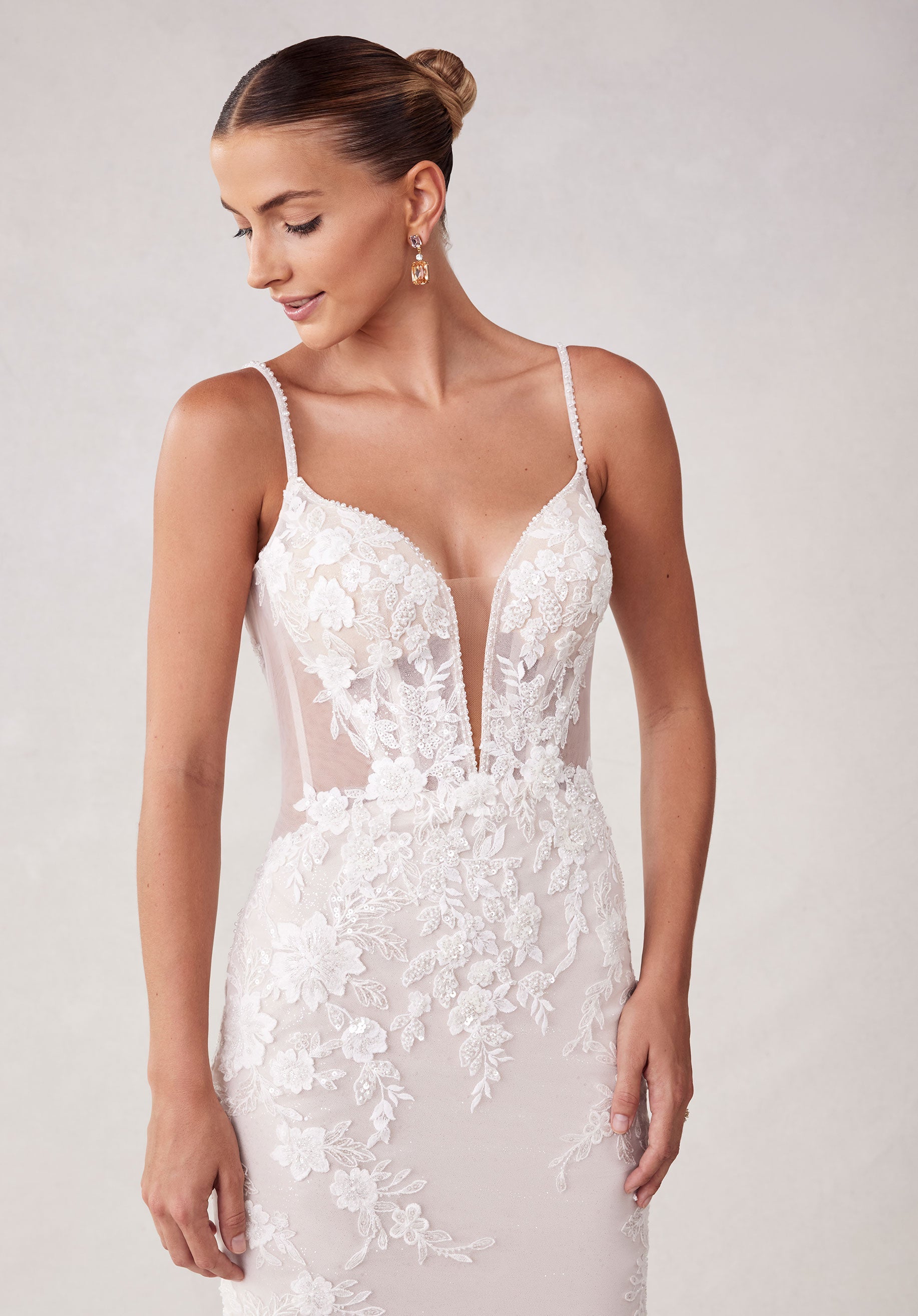 morilee-sinclair-brautkleid-fit-flare-mit-plunge-ausschnitt image 2