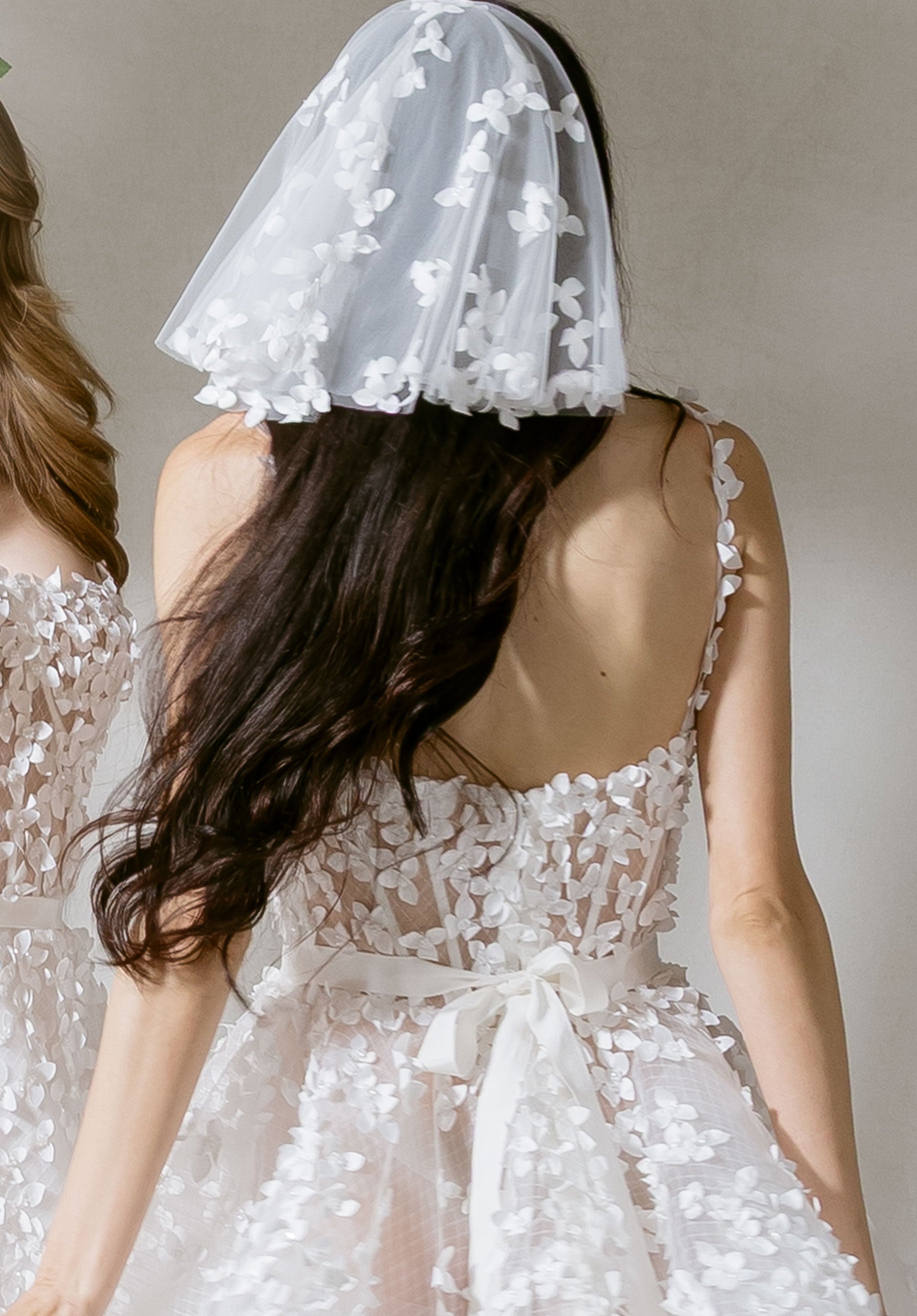 morilee-3d-taffeta-birdcage-schleier-mit-perlen-und-kristallen image 1