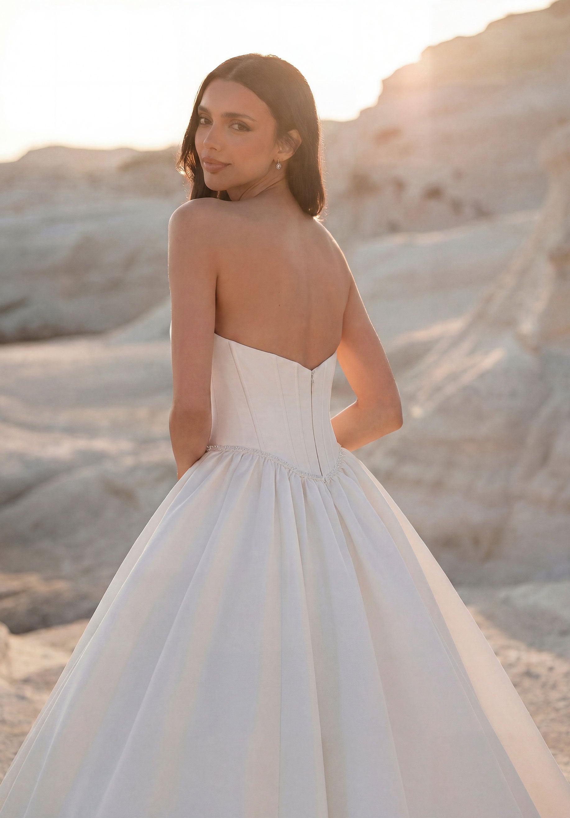 morilee-tir-ne-brautkleid-satin-ballkleid-mit-juwelen-basque-taille image 3
