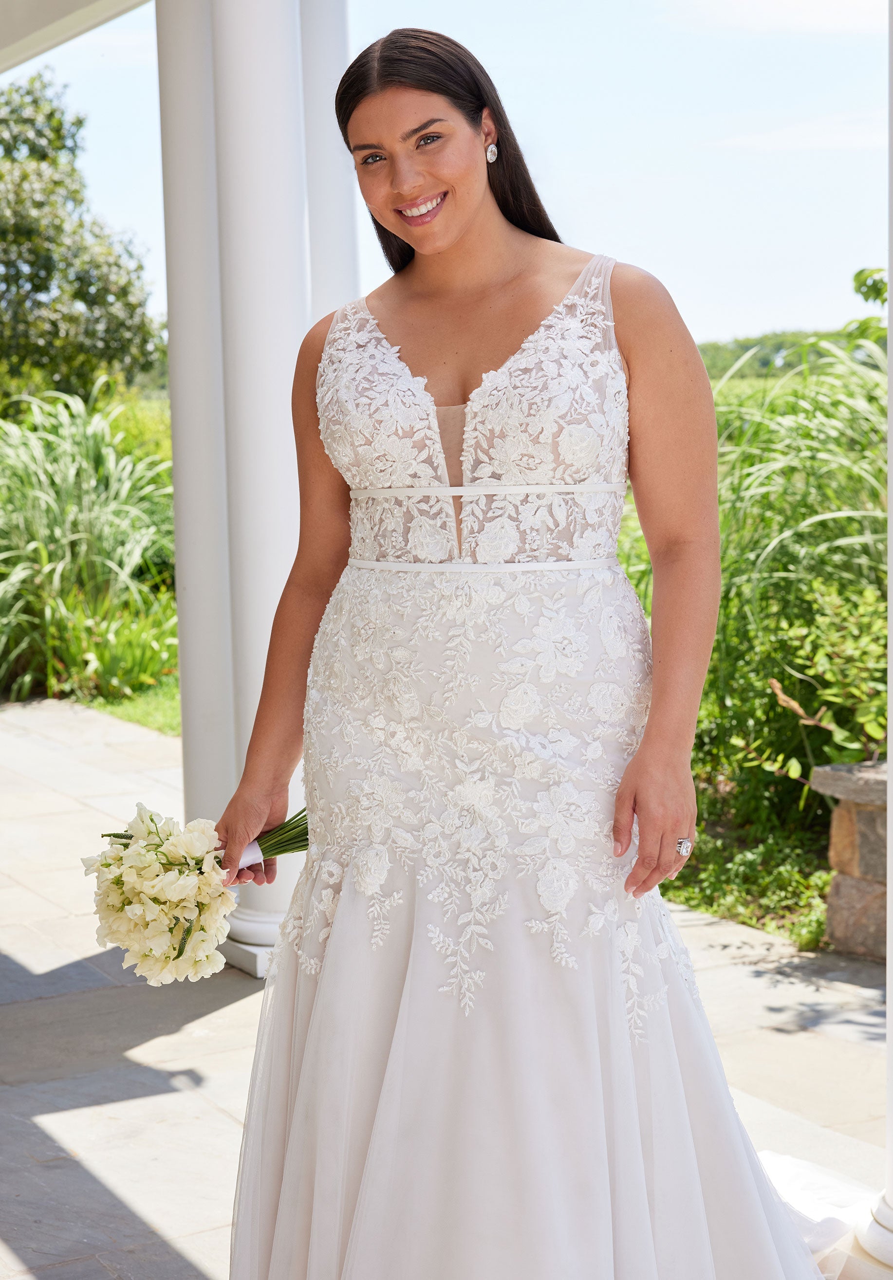 morilee-silver-brautkleid-meerjungfrau-mit-v-ausschnitt-und-t-llrock image 6