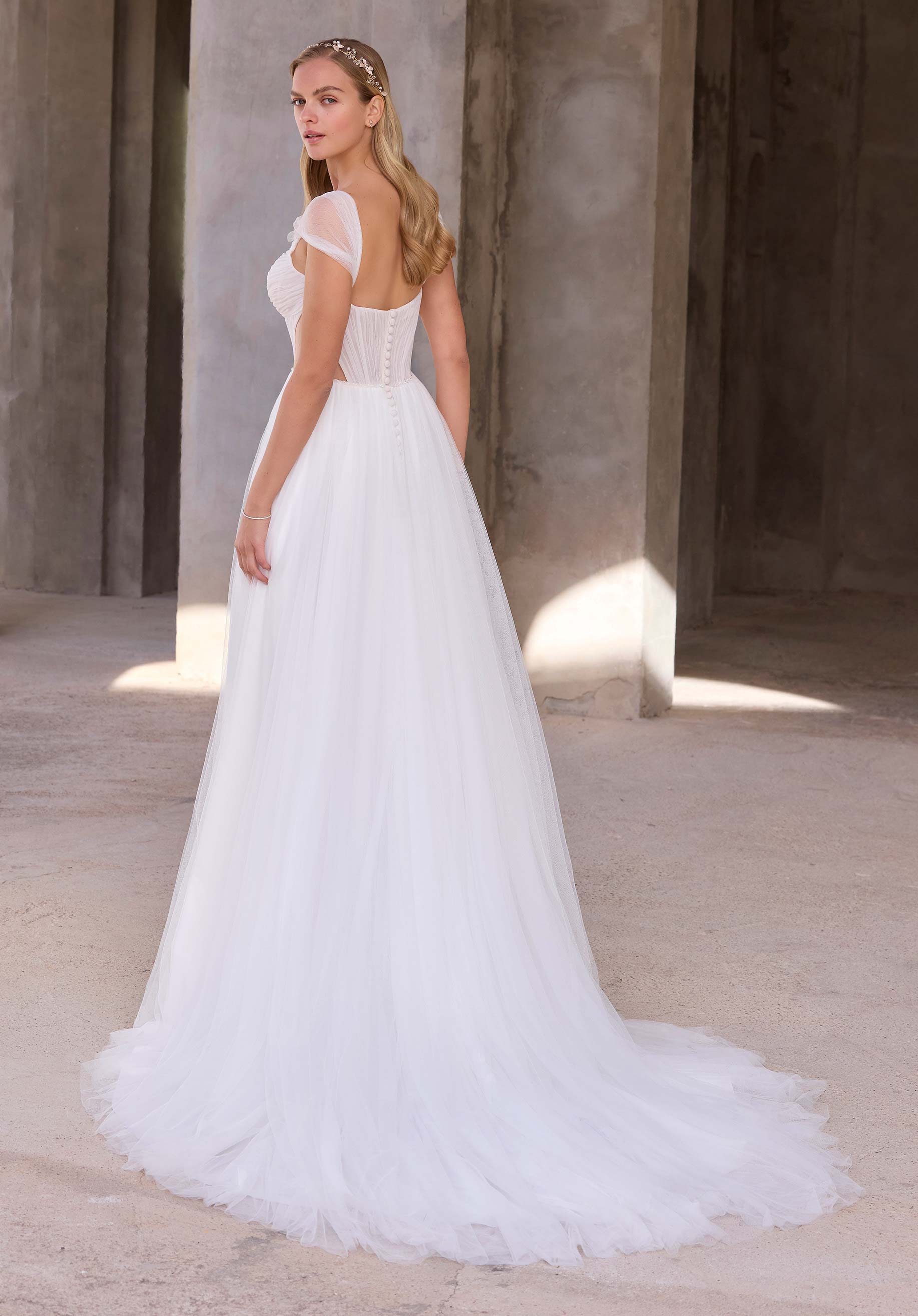 morilee-ostara-brautkleid-a-linie-mit-schlitz-und-watteau-r-cken image 4