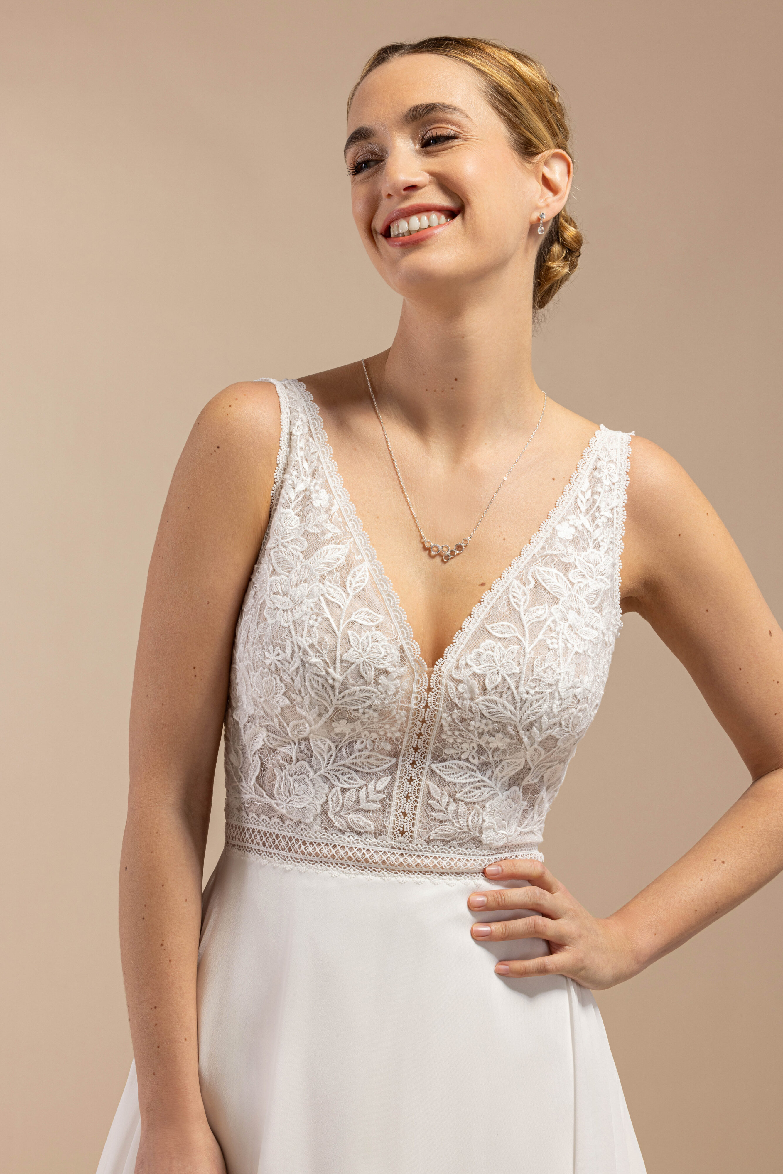 eglantine-bastia-brautkleid-in-ivoire-gr-34-62 image 2