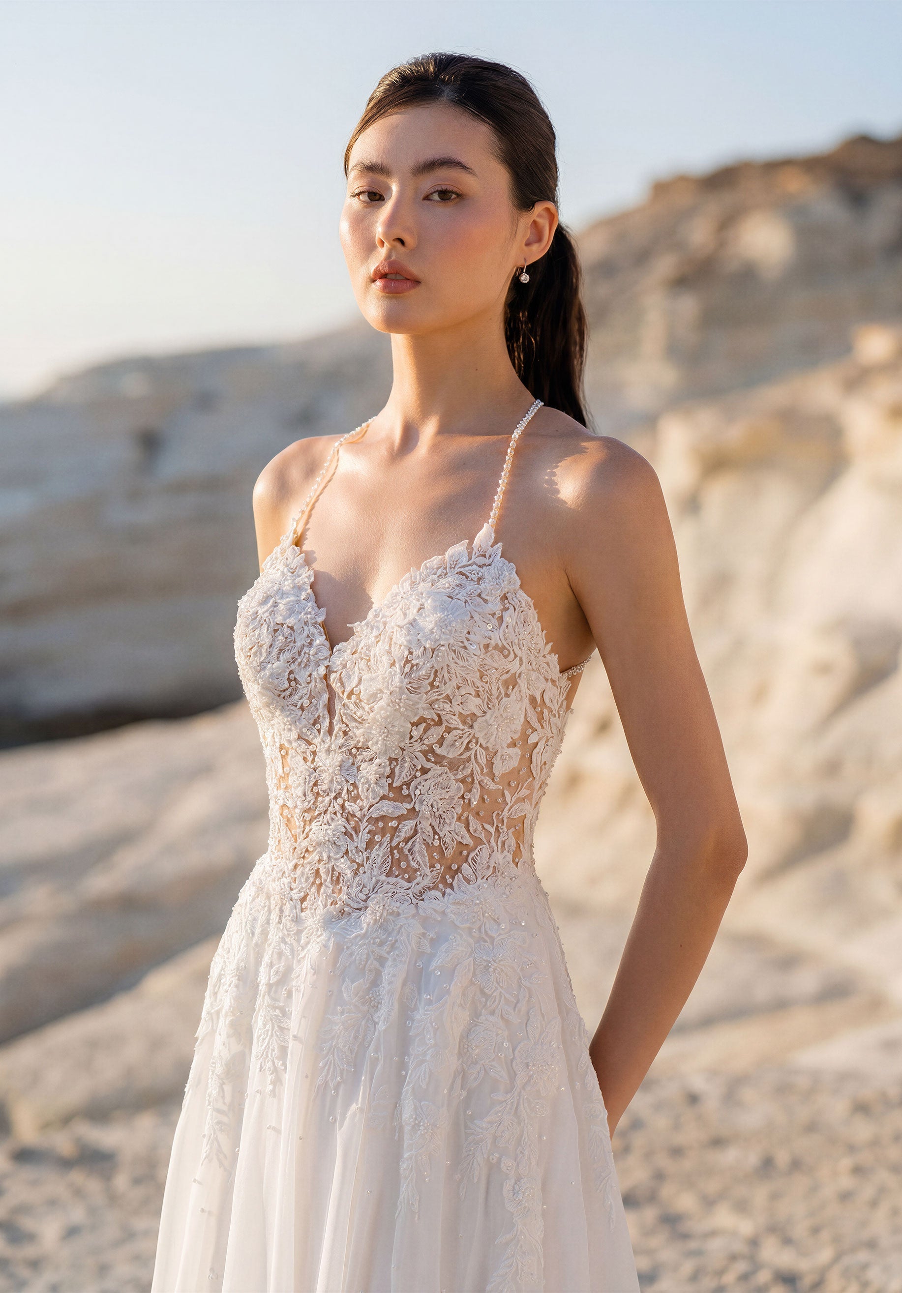 morilee-tilda-brautkleid-a-linie-perlen-neckholder image 2