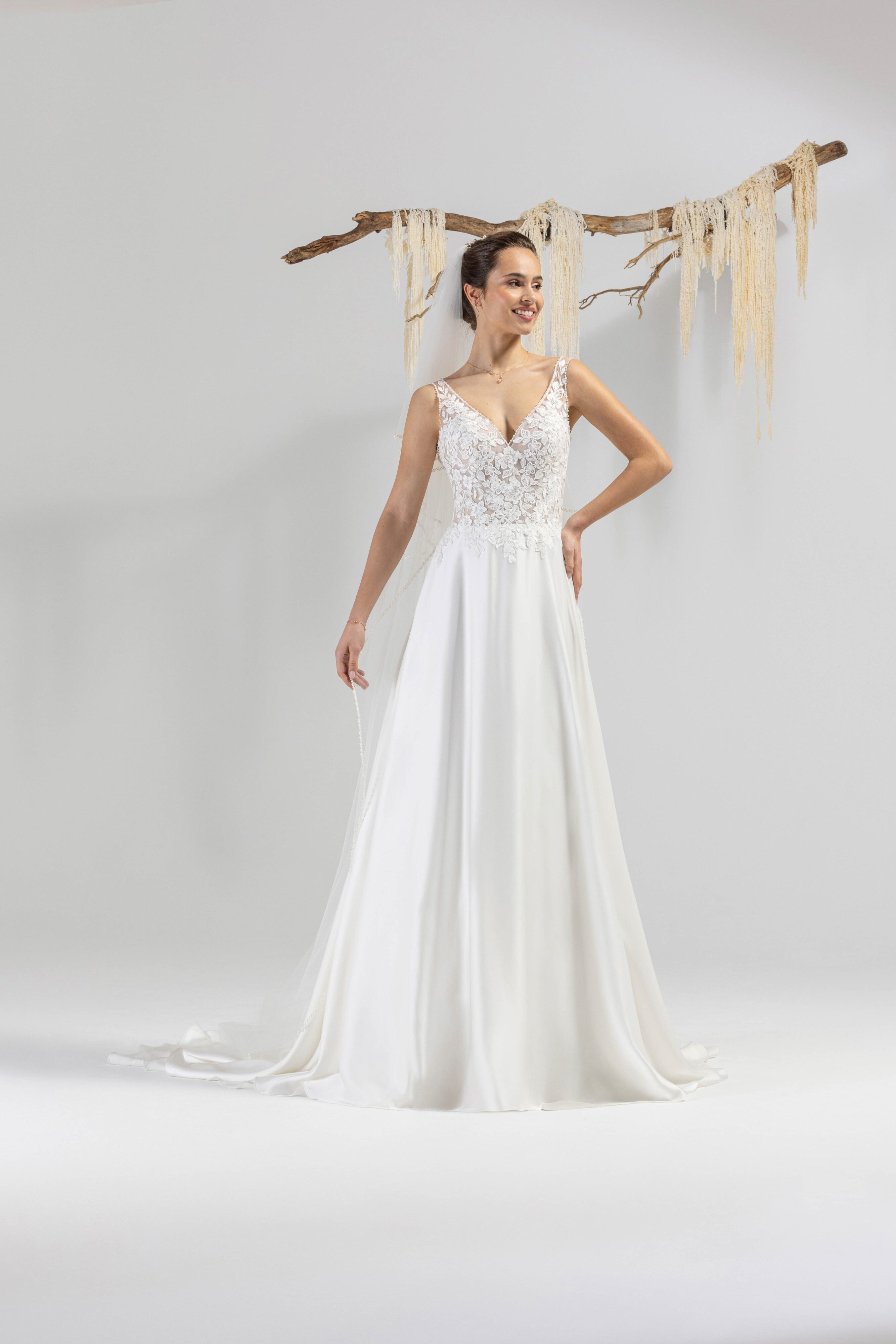 eglantine-lexie-brautkleid-in-ivoire-und-wei-gr-34-74 image 1