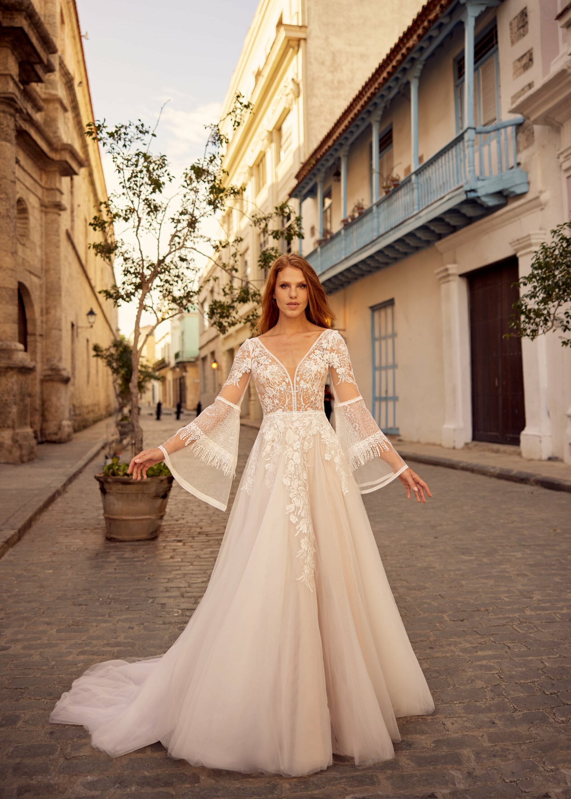 gbs-herve-paris-bridal-lola-brautkleid-libre-collection image 4