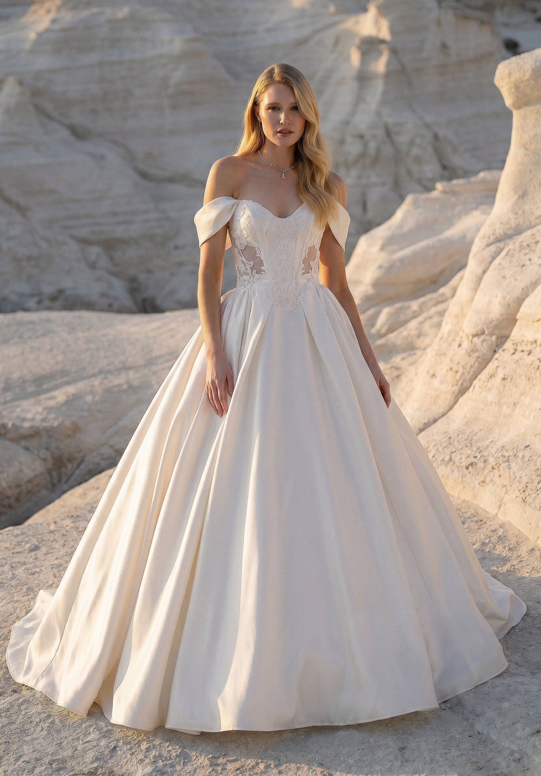 morilee-toviana-brautkleid-satin-korsett image 1