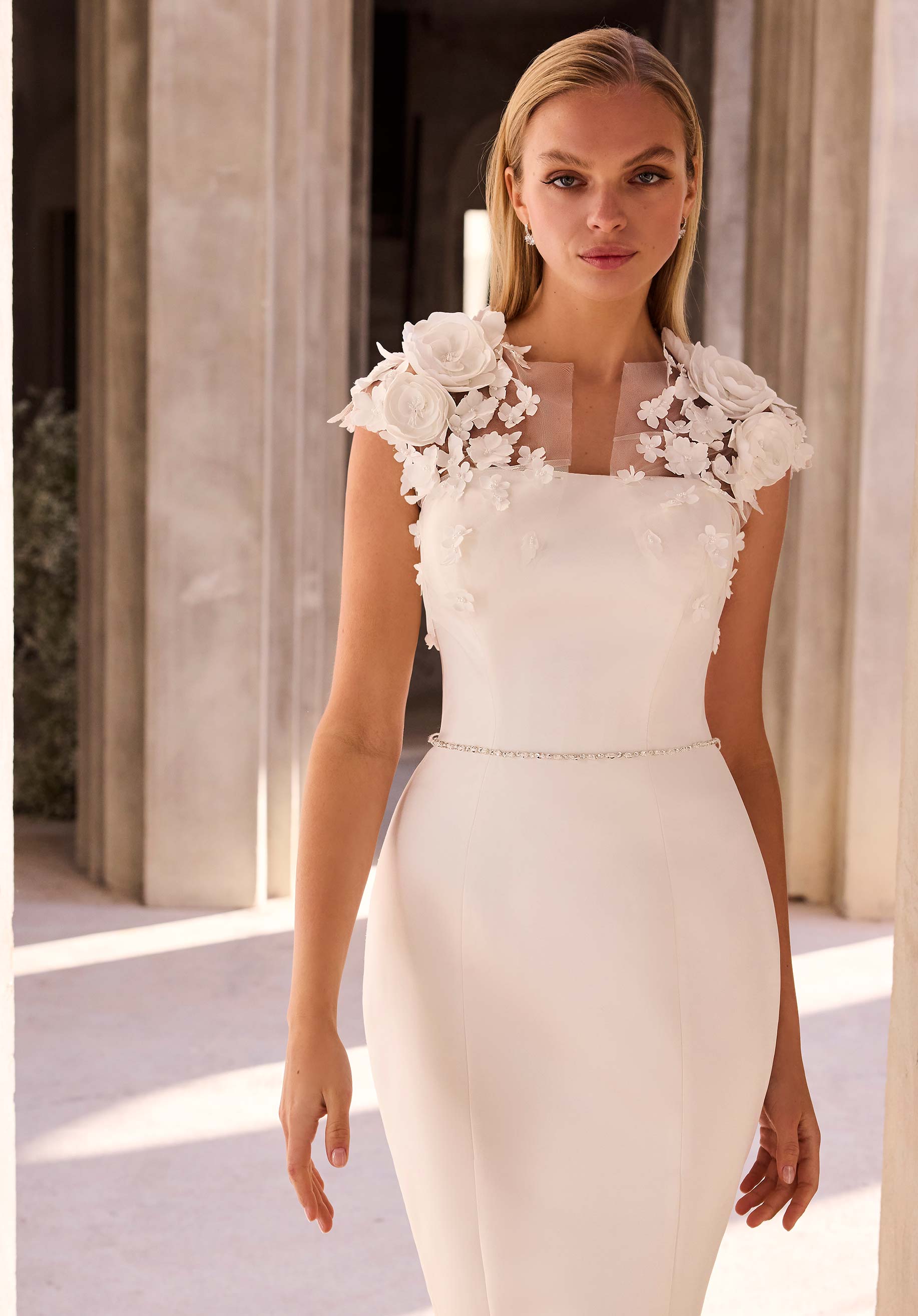 morilee-calandra-brautkleid-satin-column-kristall image 5