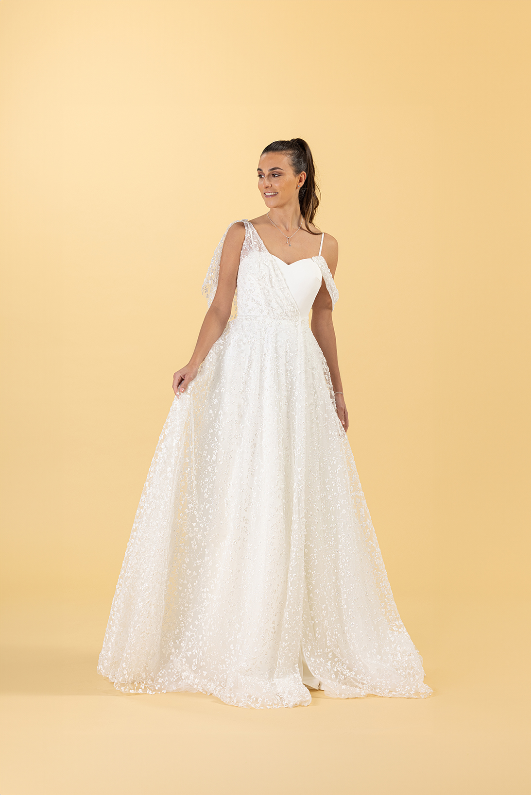 eglantine-ac225593-braut-cape-mix-match image 1
