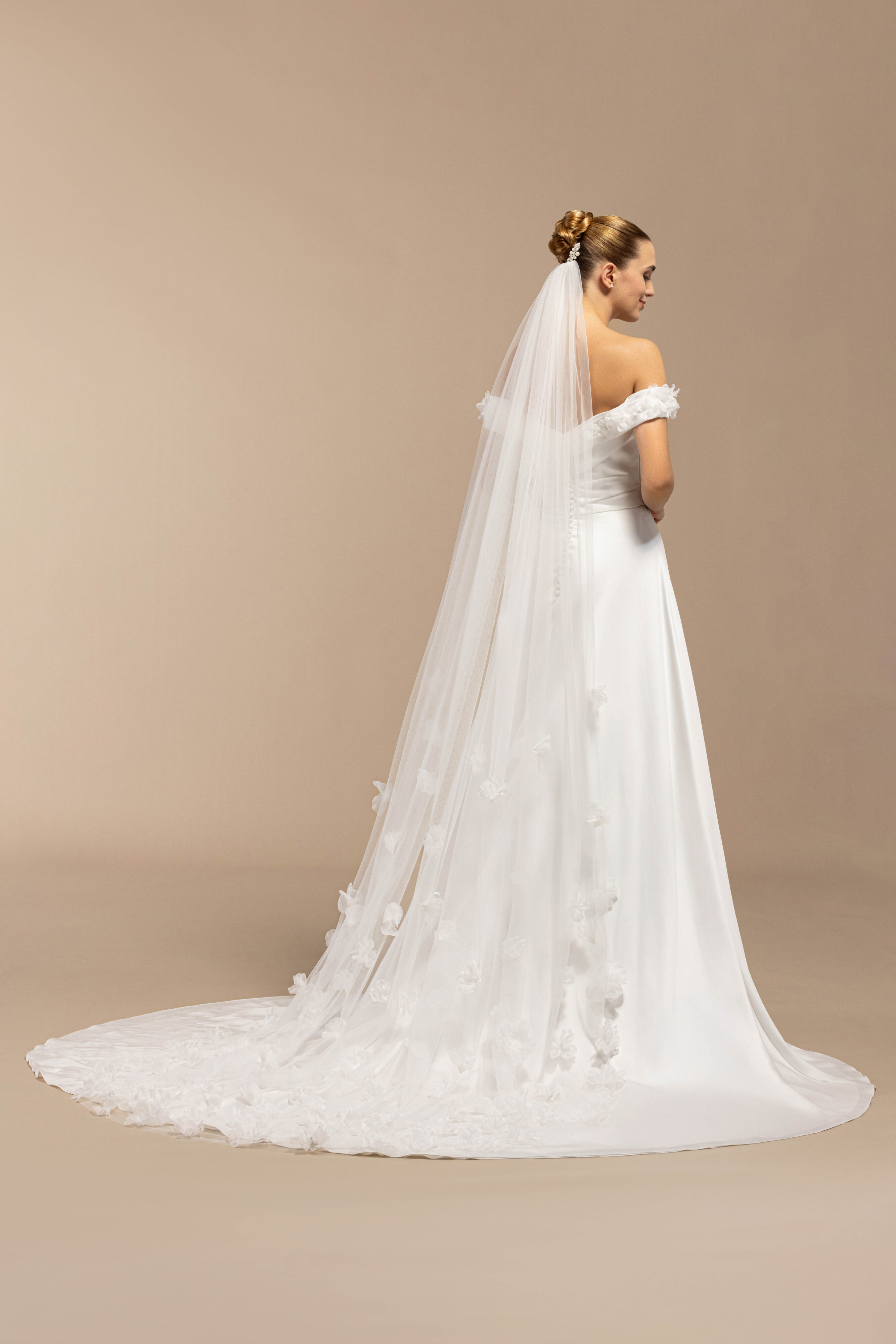 eglantine-begonia-brautkleid-ivoire-gr-34-70 image 3