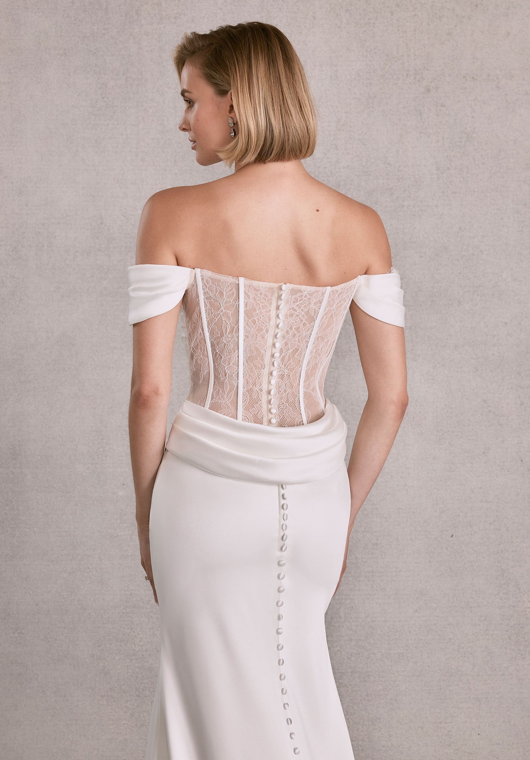 morilee-saylor-brautkleid-fit-flare-satin-off-shoulder image 3