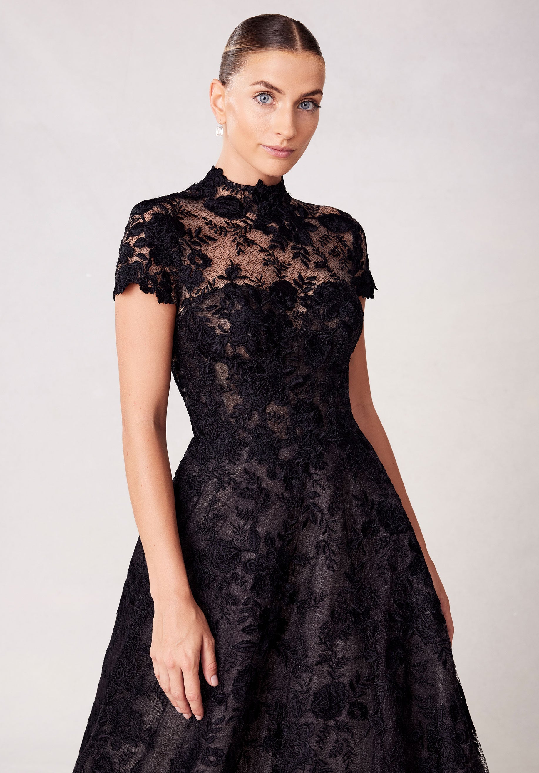 morilee-sarah-brautkleid-ballkleid-mit-hochgeschlossenem-spitzen-rmel image 4