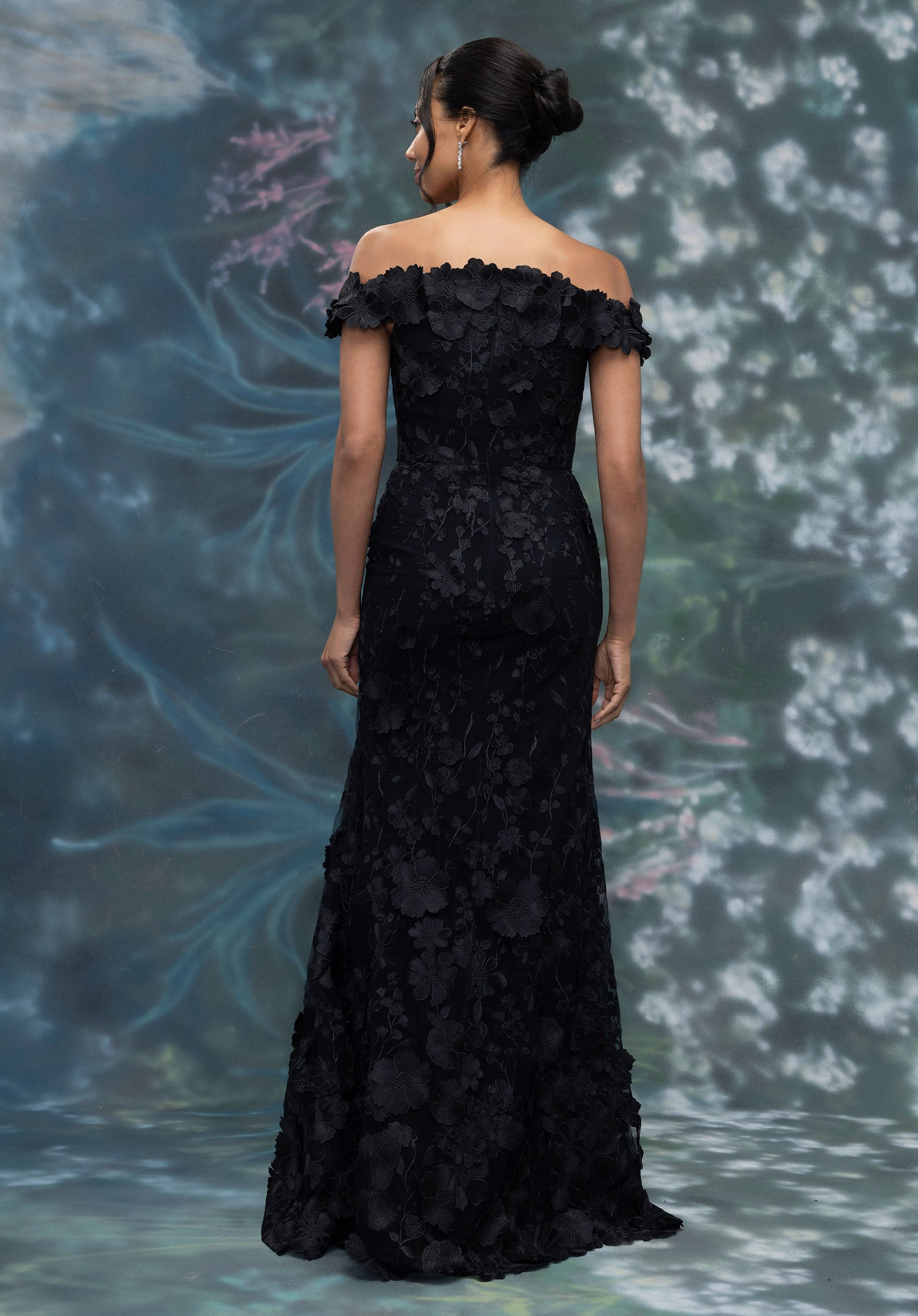 morilee-abendkleid-fit-flare-mit-floraler-threadwork-stickerei-off-shoulder image 5