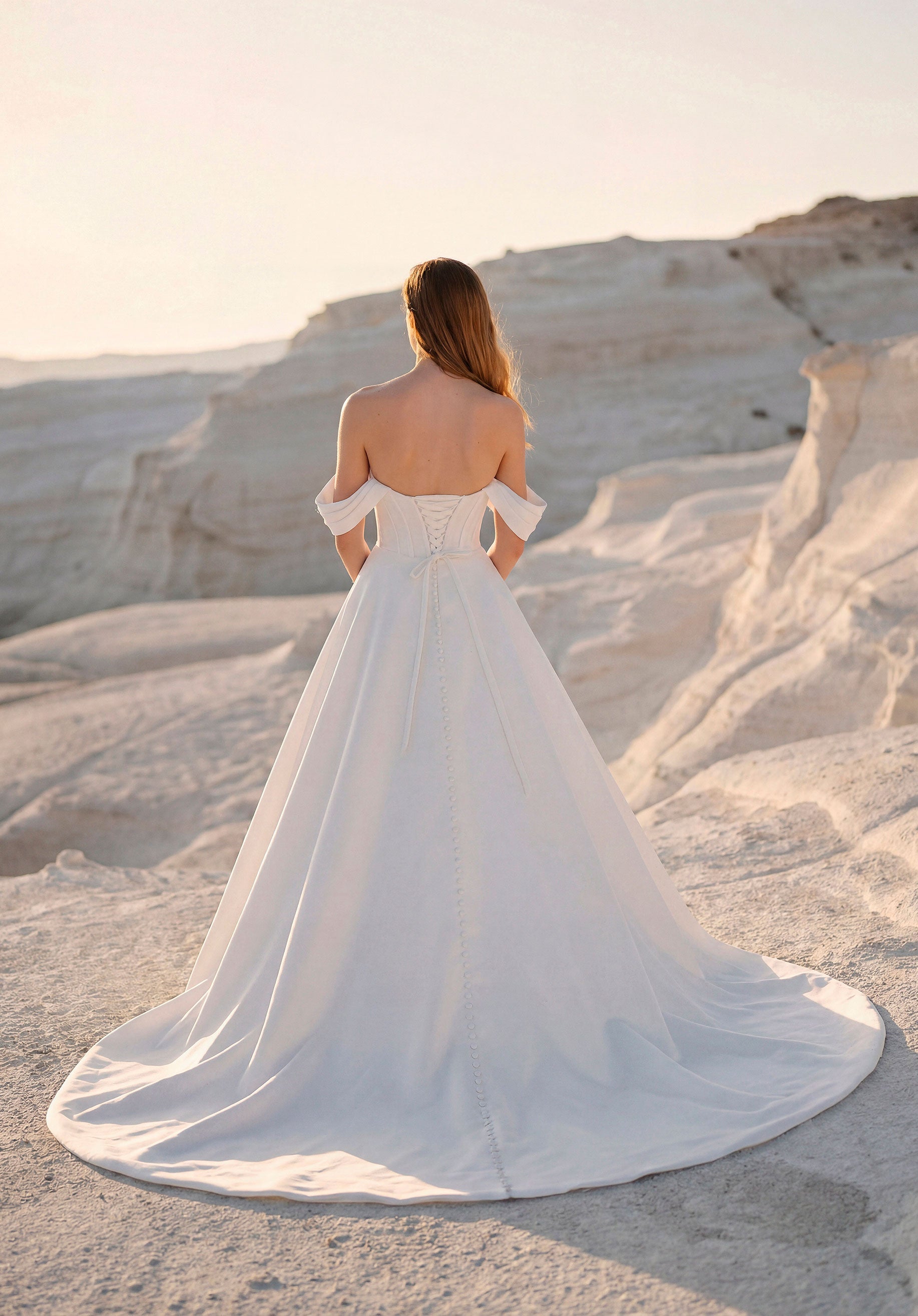 morilee-tobi-satin-a-linie-brautkleid-mit-schlitz image 3
