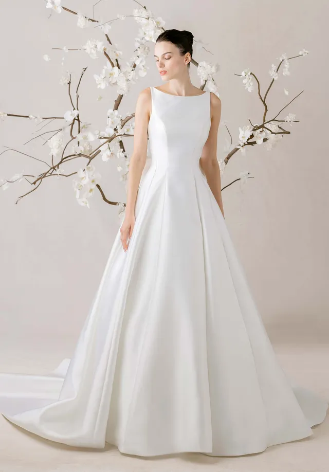 morilee-sylvia-mikado-ballkleid-brautkleid-mit-bateau-ausschnitt-und-schleife image 1