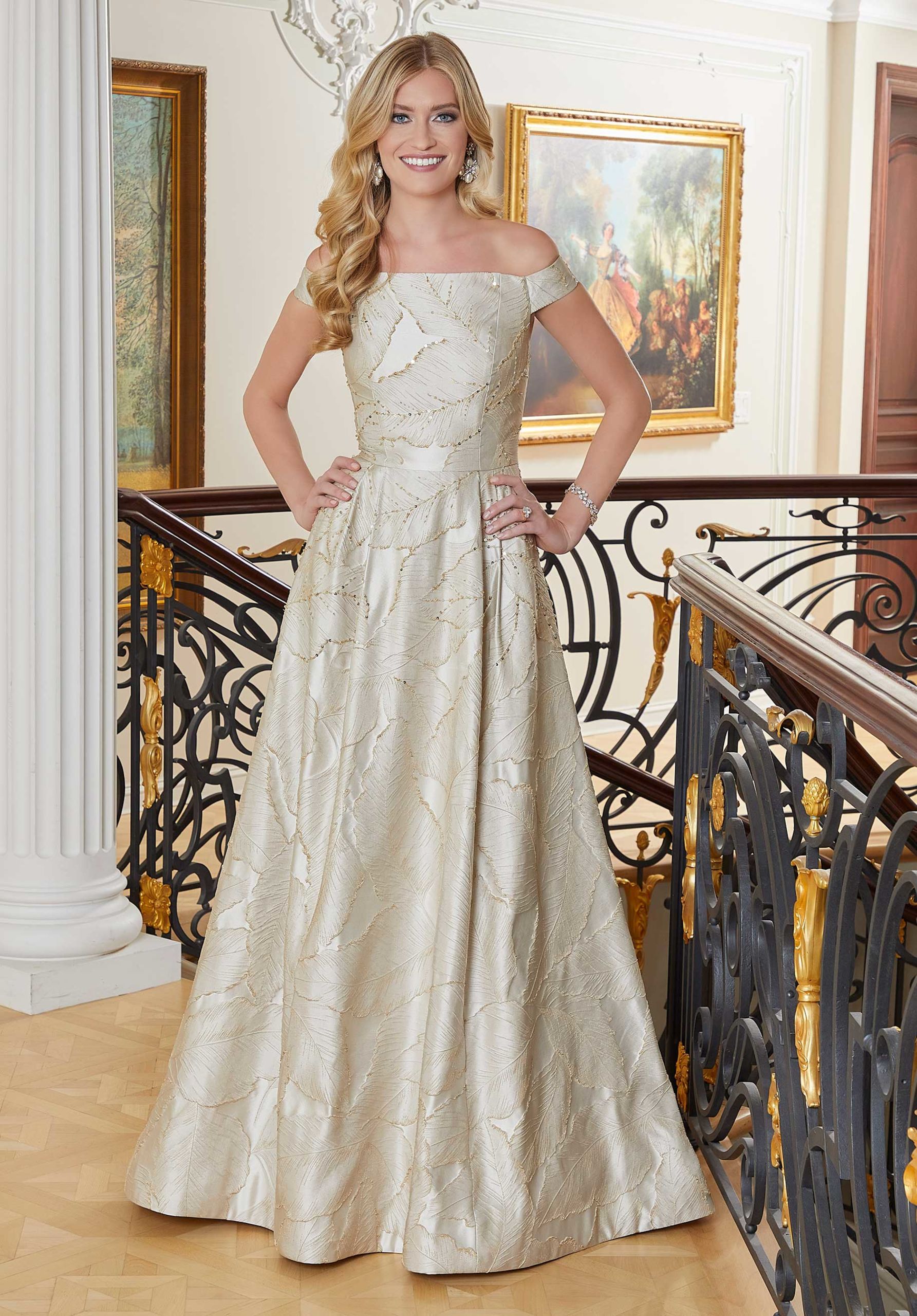 morilee-abendkleid-a-linie-brokat-federmuster-off-shoulder image 3