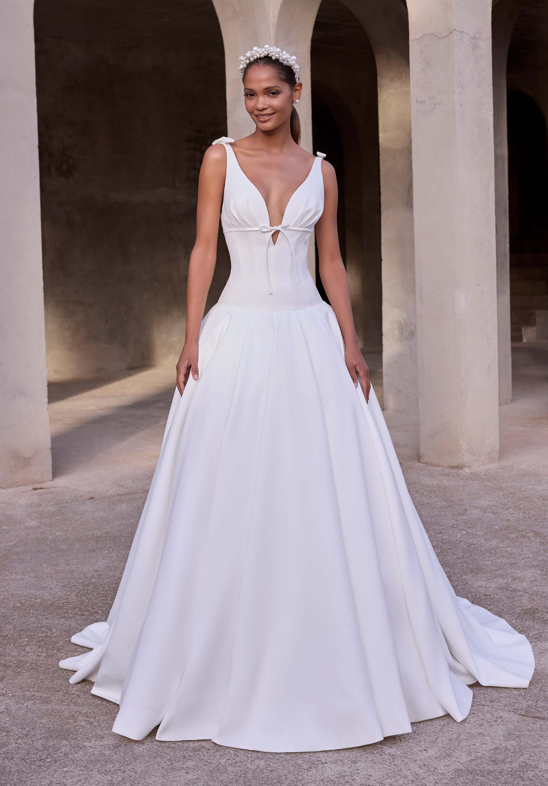 morilee-remmy-satin-brautkleid-a-linie-deep-v-mit-schleifen image 3