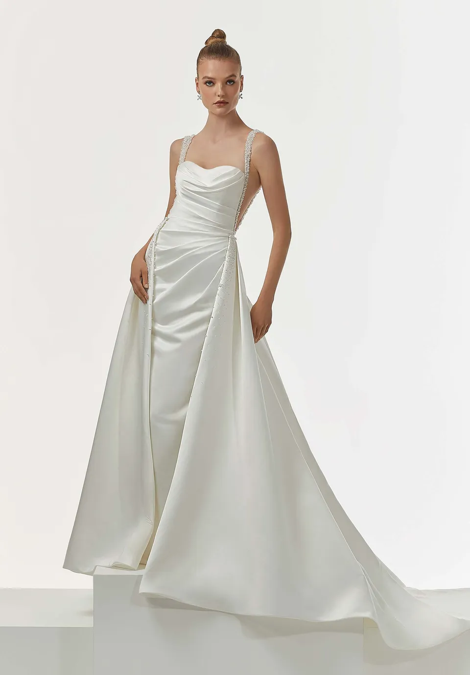 morilee-perlen-kristall-satin-schleppe image 1