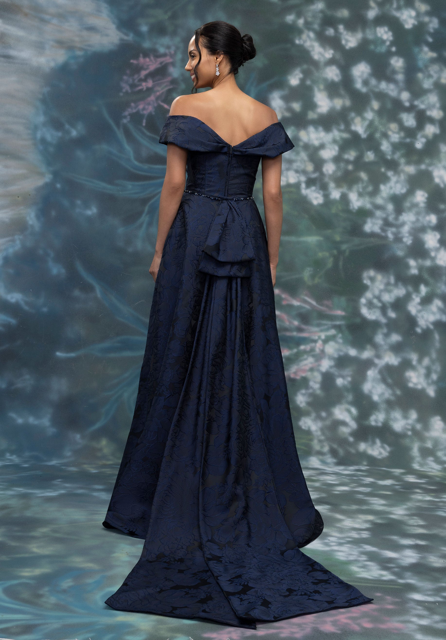 morilee-abendkleid-a-linie-brokat-mit-off-shoulder-und-schlitz image 5