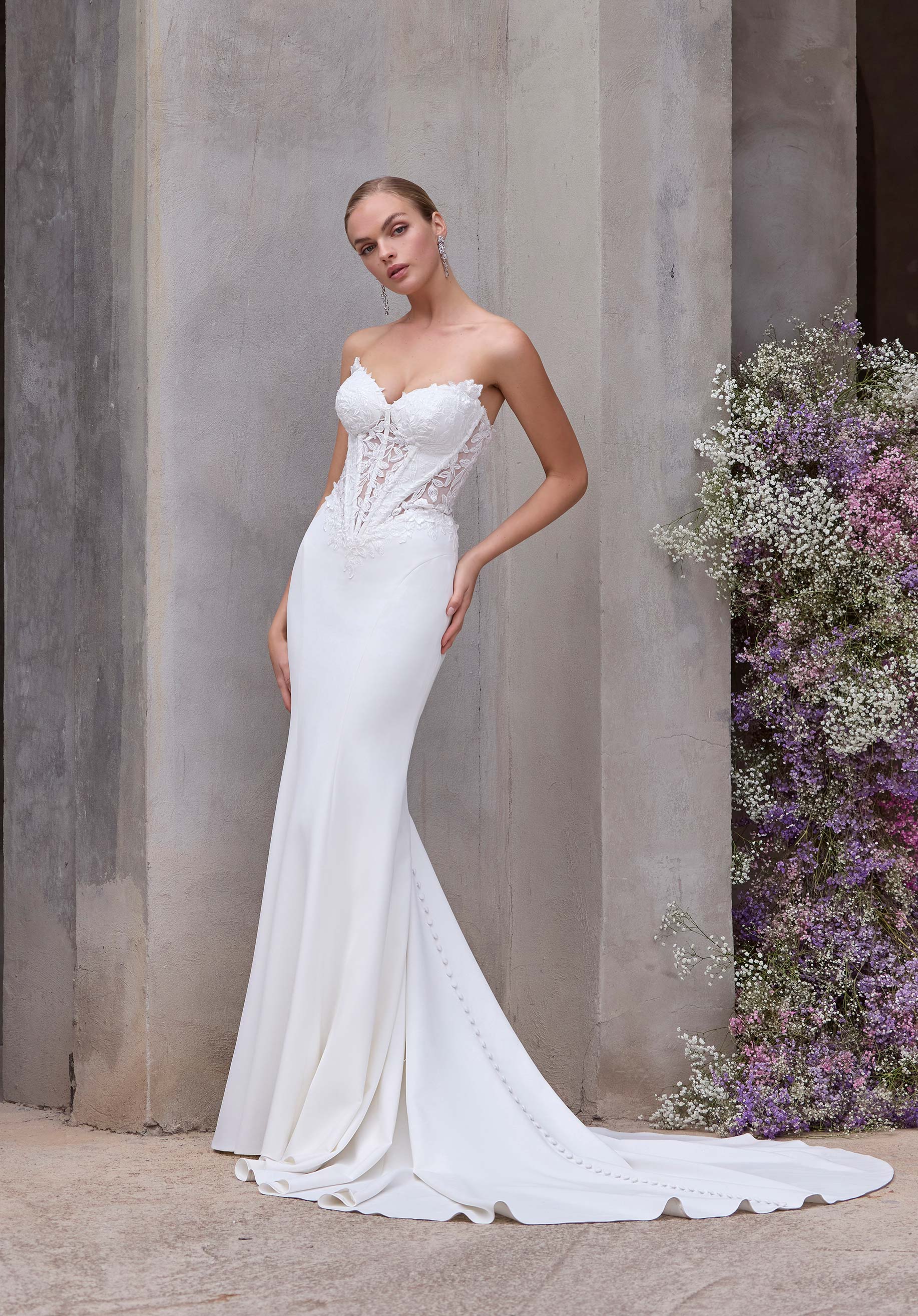 morilee-hypatia-brautkleid-fit-flare-aus-crepe-mit-cat-eye-ausschnitt image 1