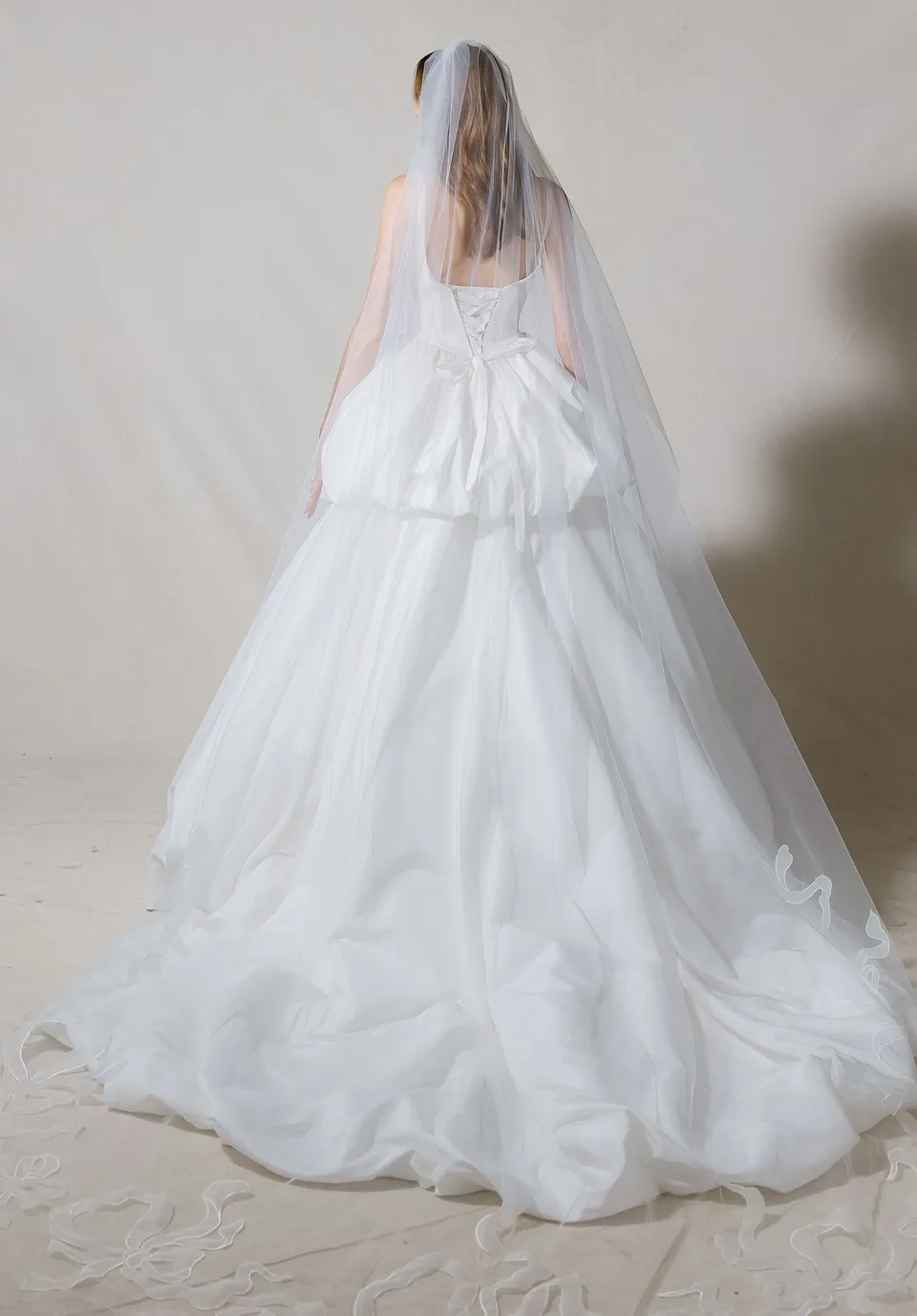 morilee-burnout-organza-schleier-kathedrale-bestickt image 1