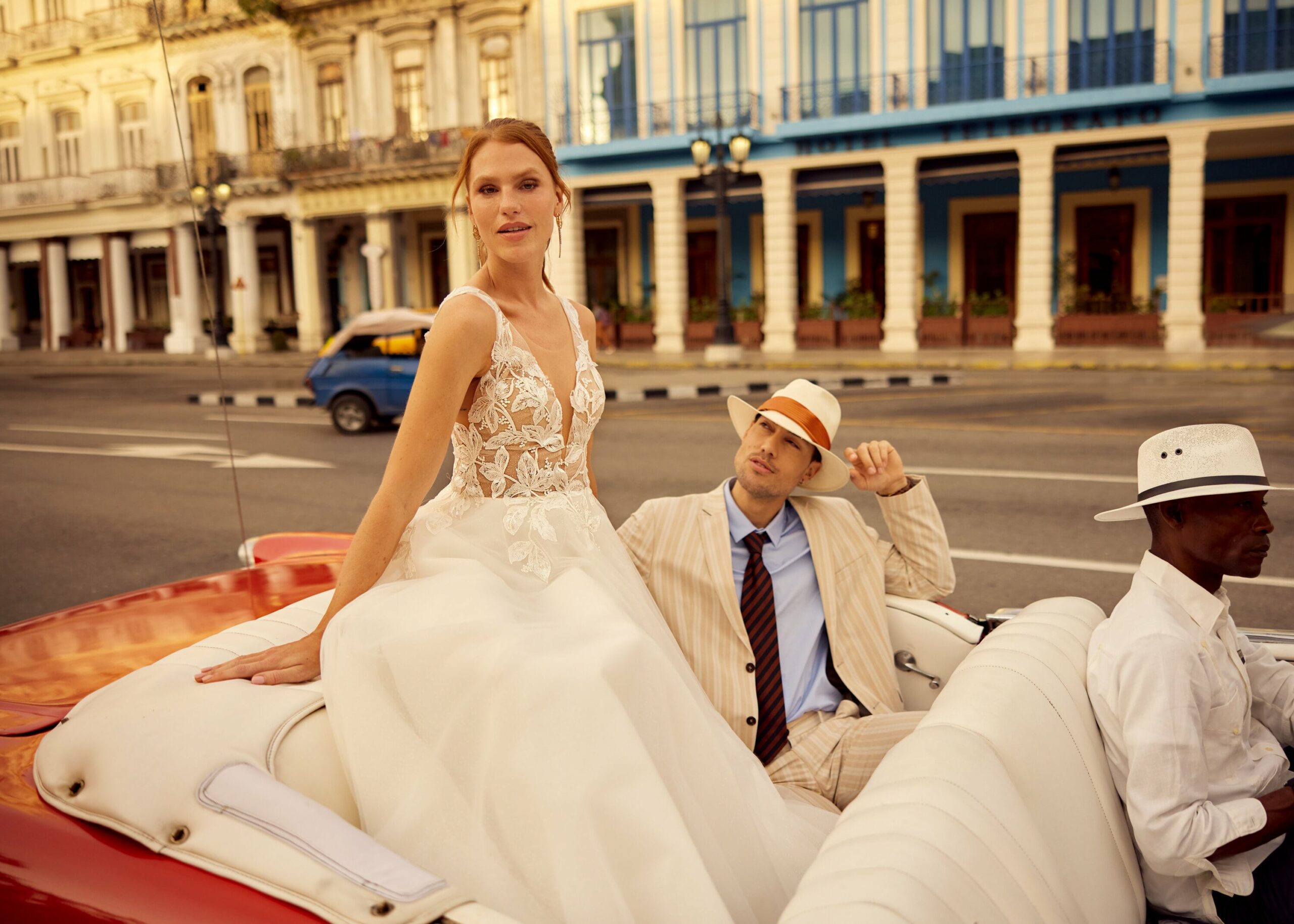 gbs-herve-paris-bridal-lotus-brautkleid-libre-collection image 4