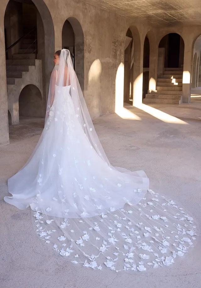 morilee-3d-florals-and-vines-kathedral-schleier-mit-bl-ten image 1