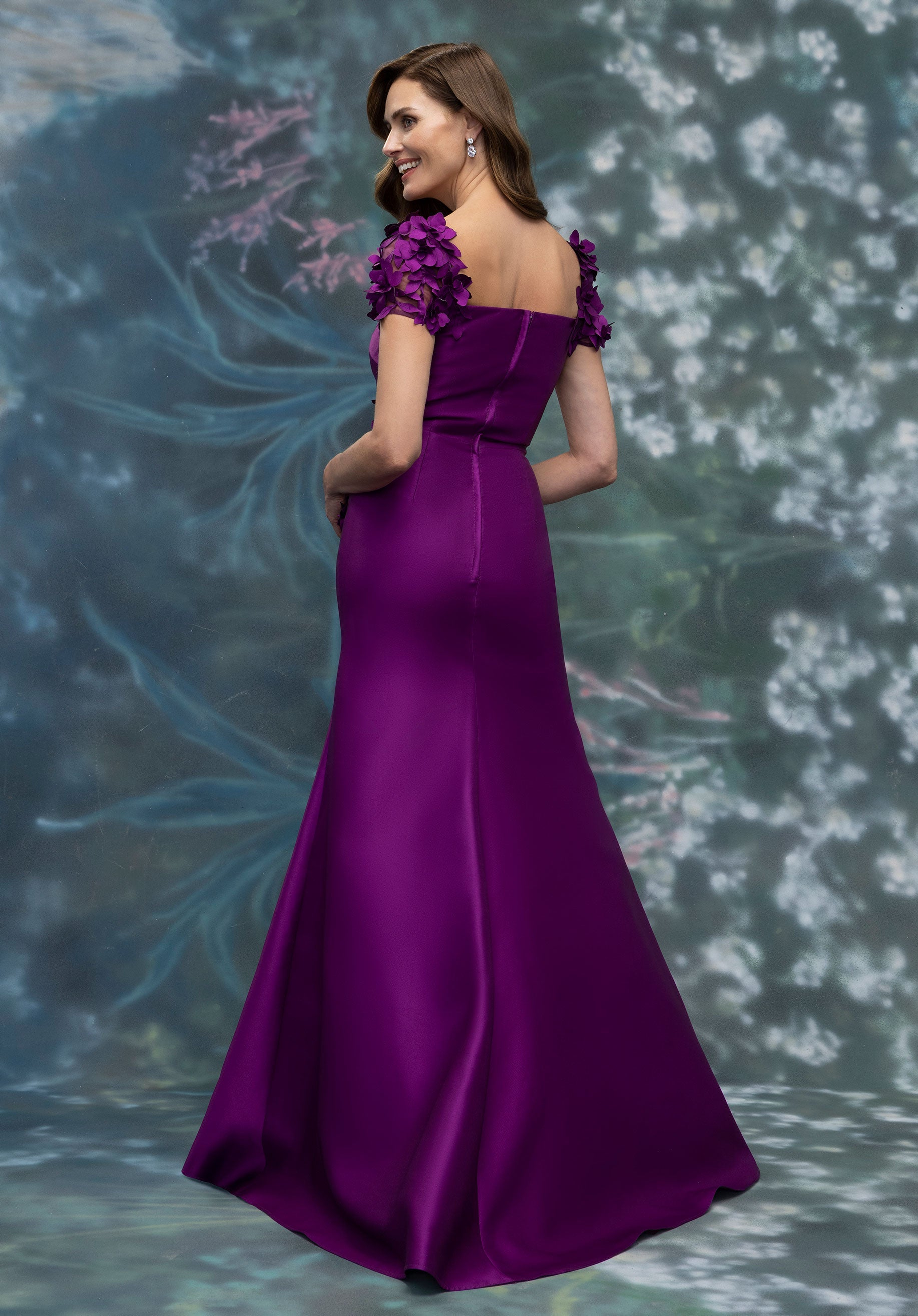 morilee-abendkleid-meerjungfrau-mikado-mit-eck-ausschnitt-und-bl-ten-rmeln image 3