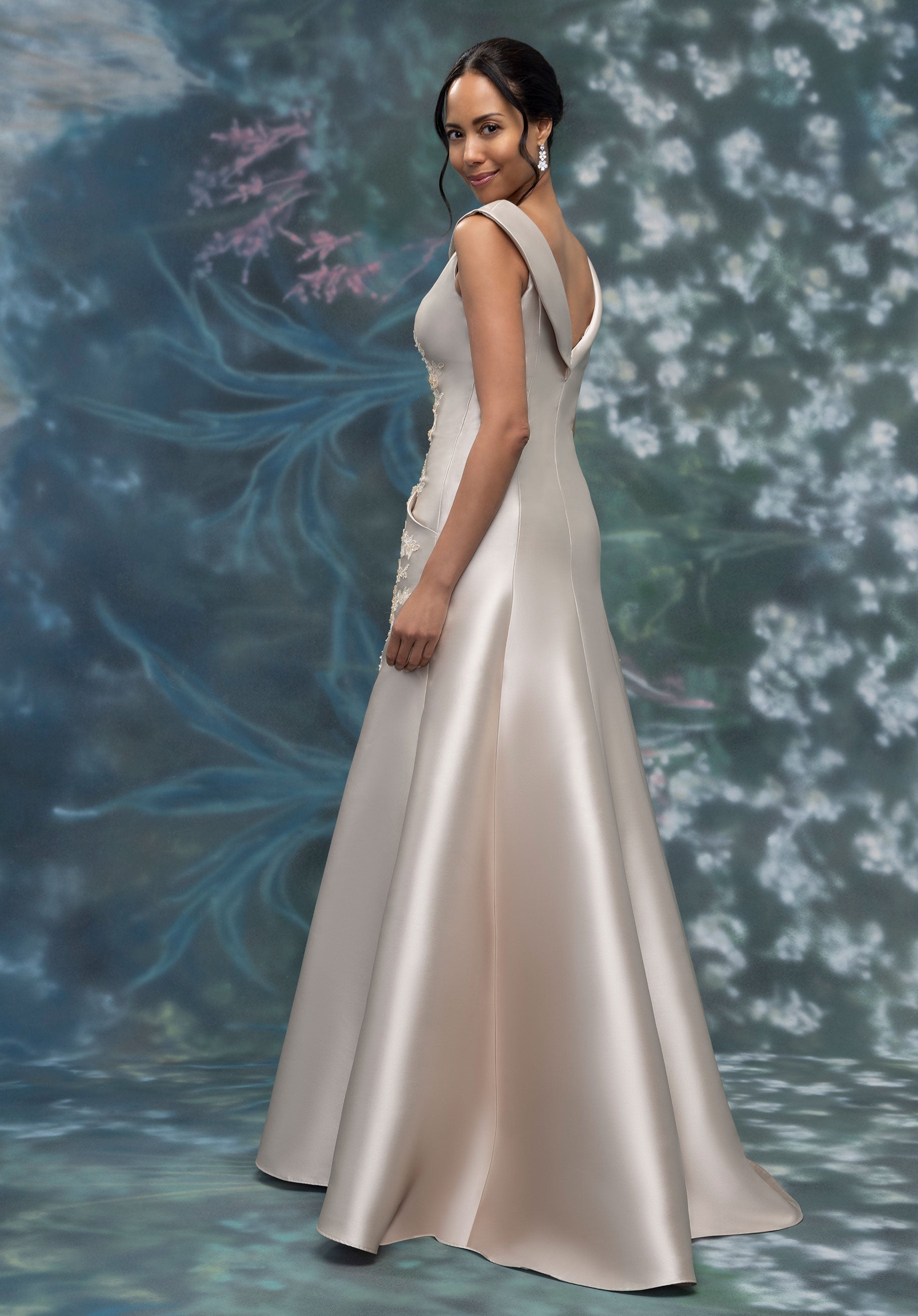morilee-drop-waist-mikado-a-linien-abendkleid-mit-applikation image 3
