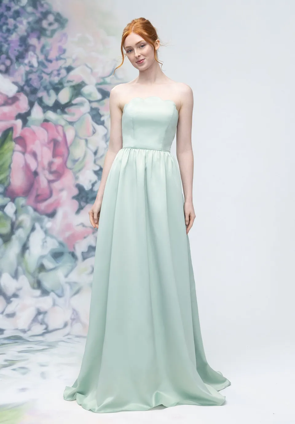 morilee-scallop-strapless-satin-a-linie-brautjungfernkleid image 1