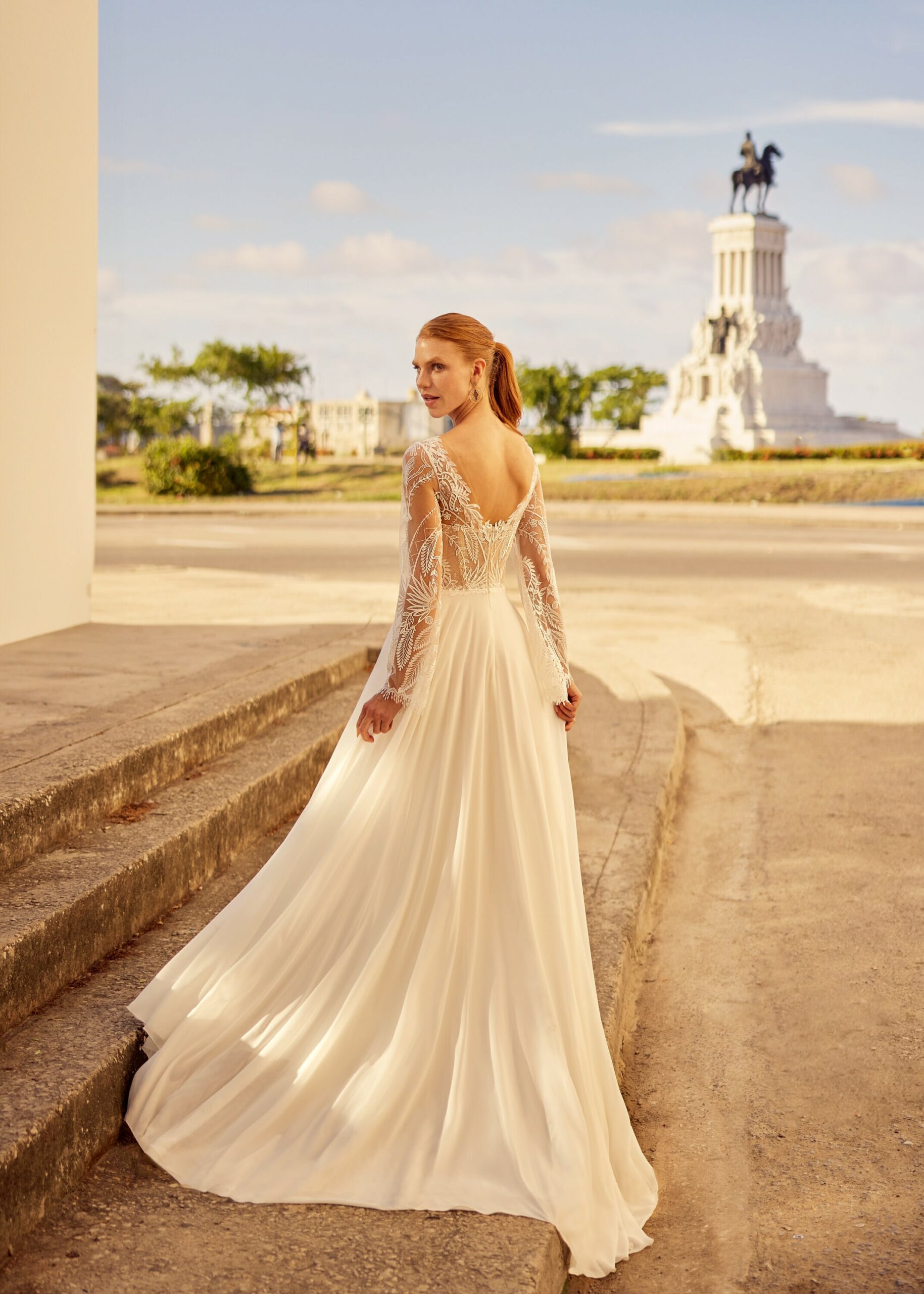gbs-herve-paris-bridal-leaf-brautkleid-libre-collection-festliche-komplettgarder image 2