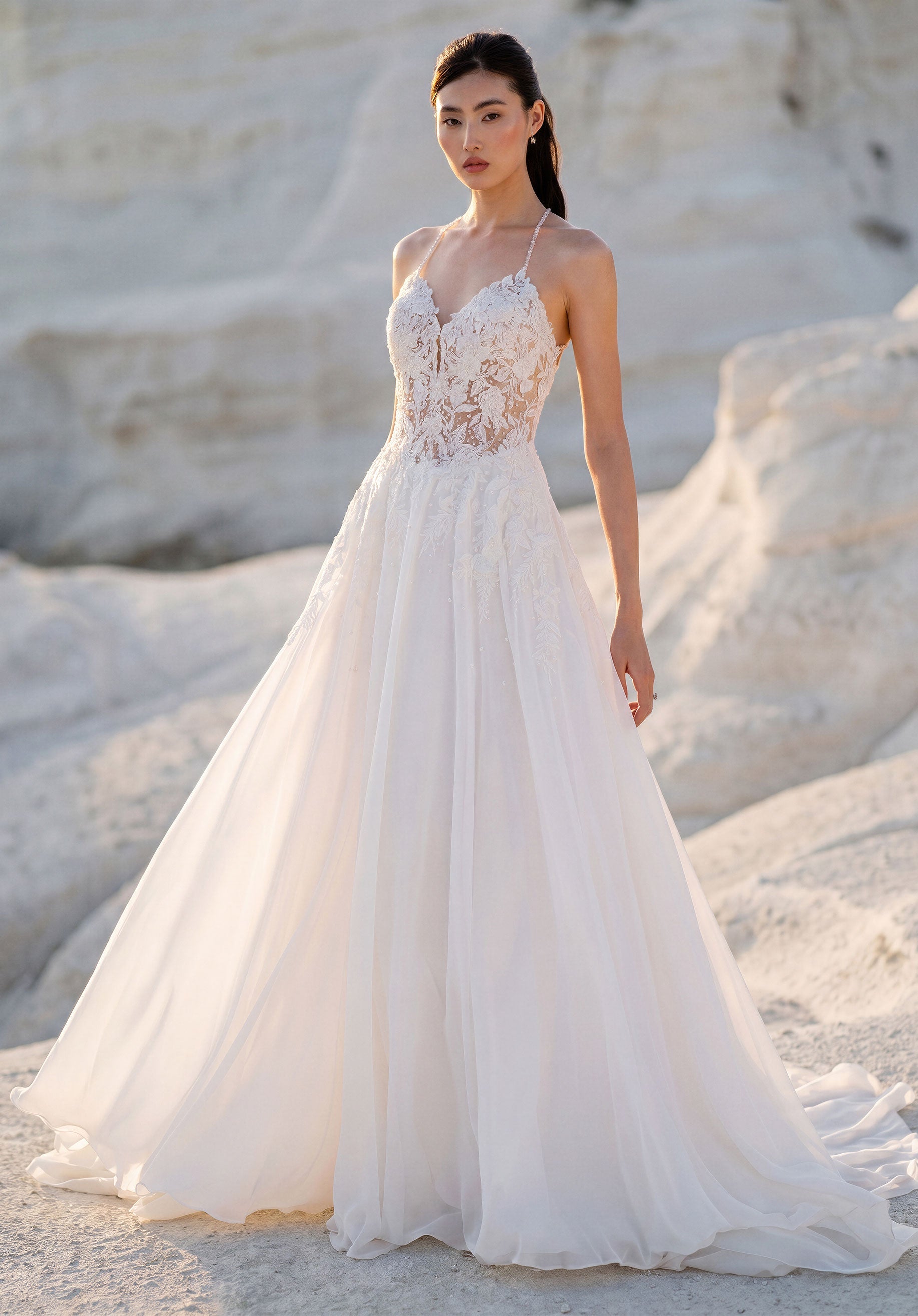 morilee-tilda-brautkleid-a-linie-perlen-neckholder image 1